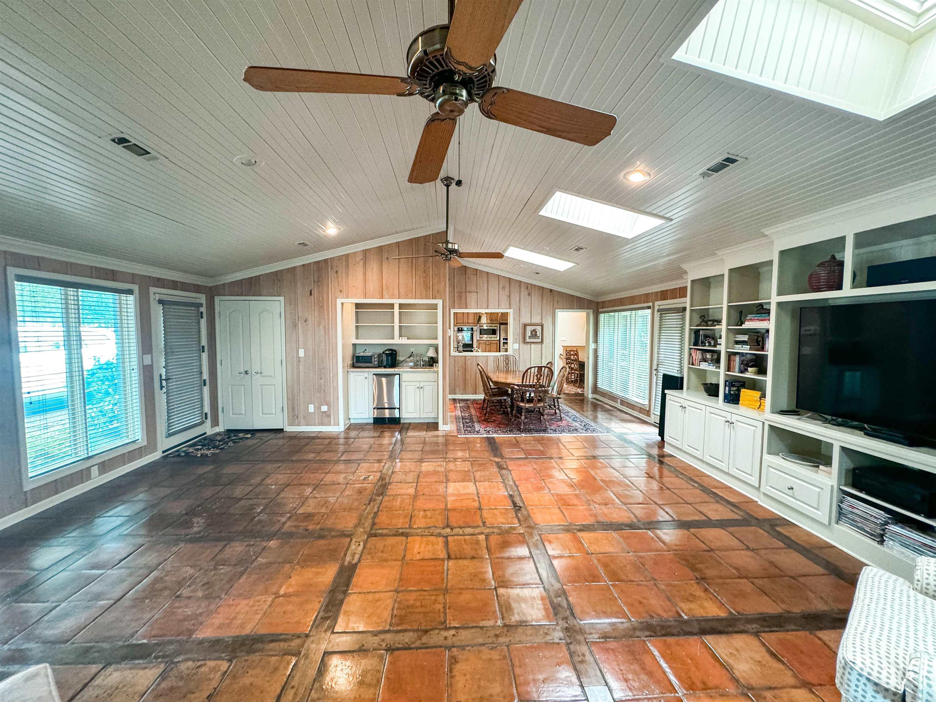 Sunny Hill - Residential