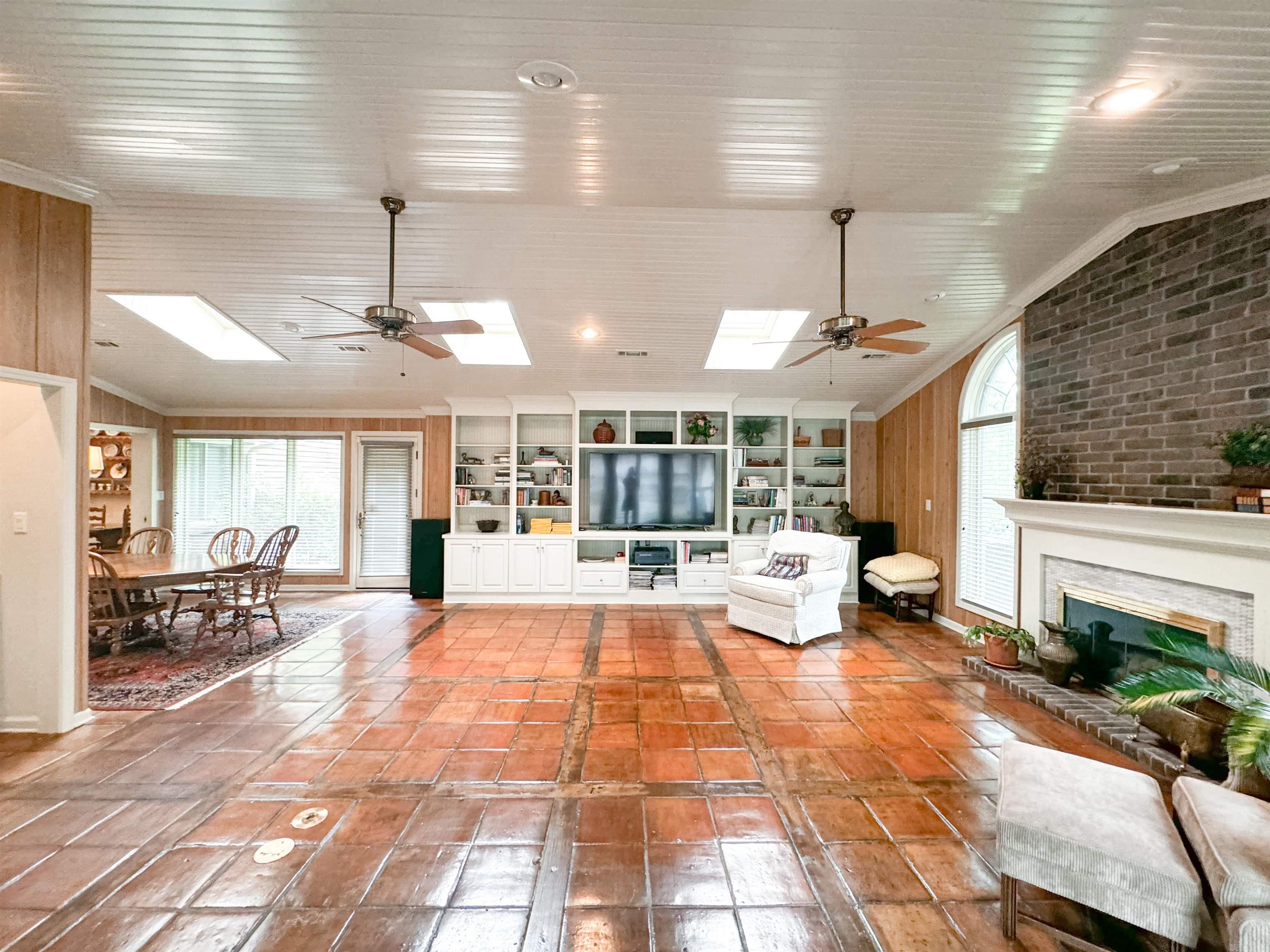 Sunny Hill - Residential