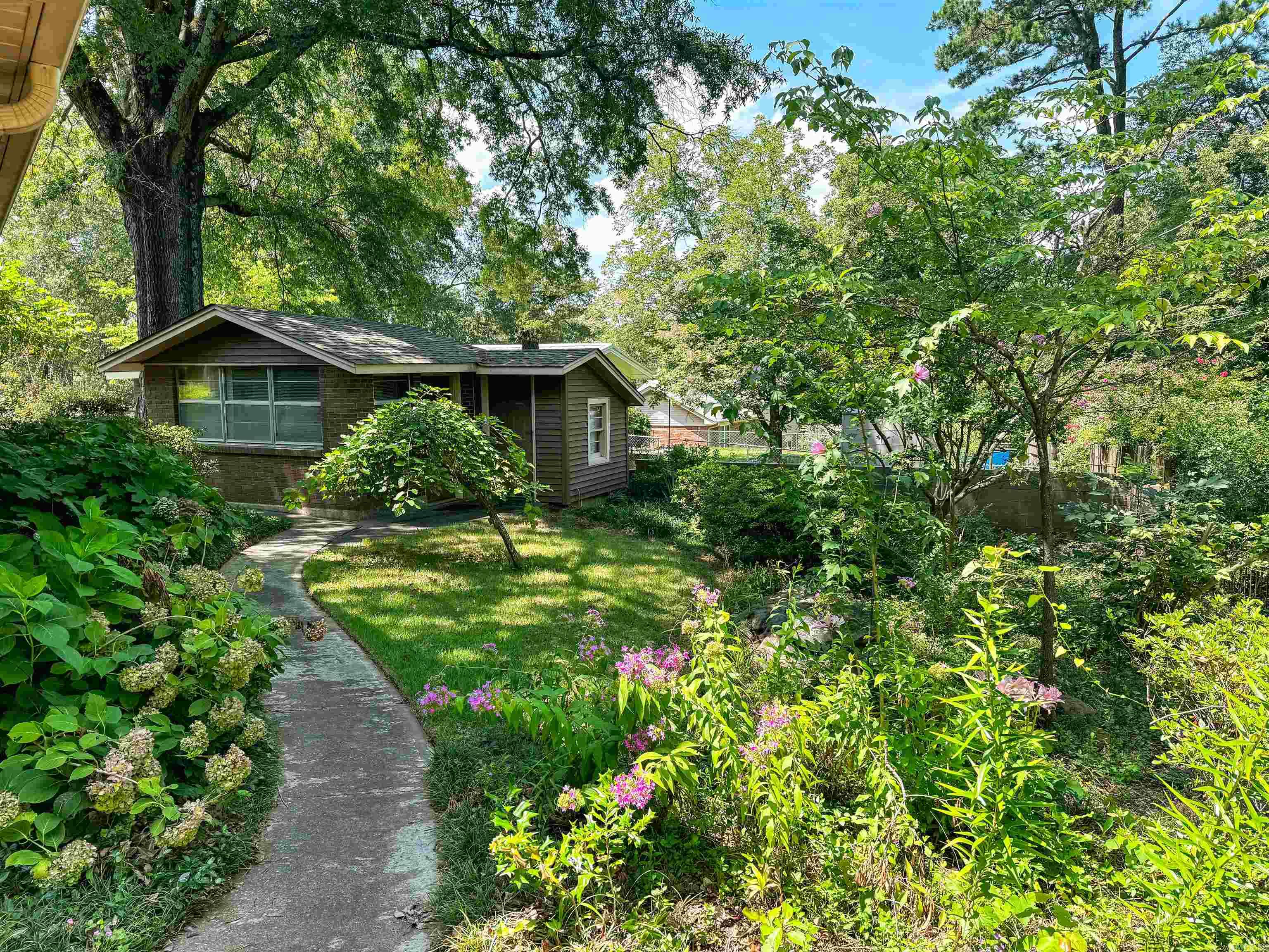 Sunny Hill - Residential