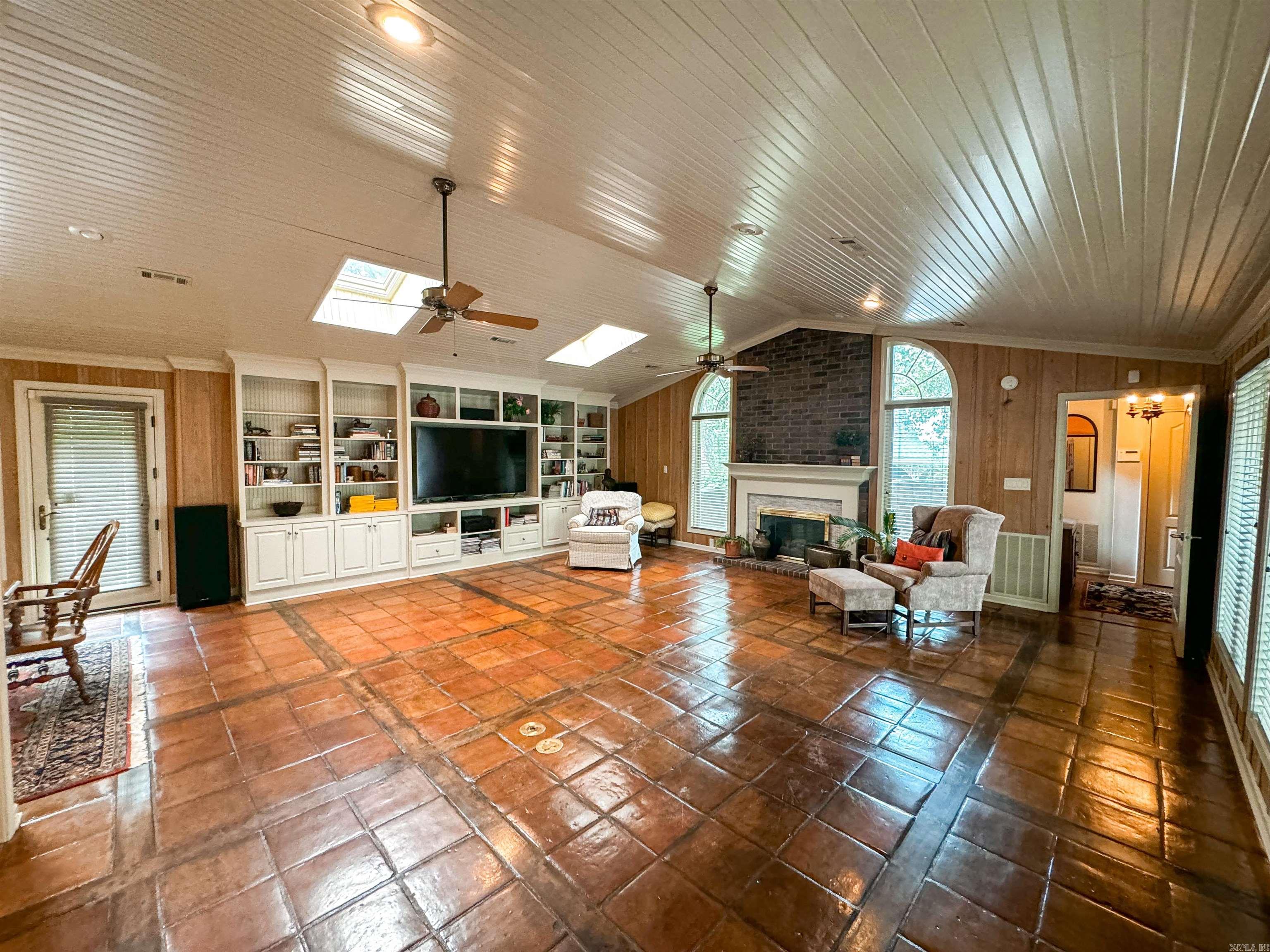 Sunny Hill - Residential