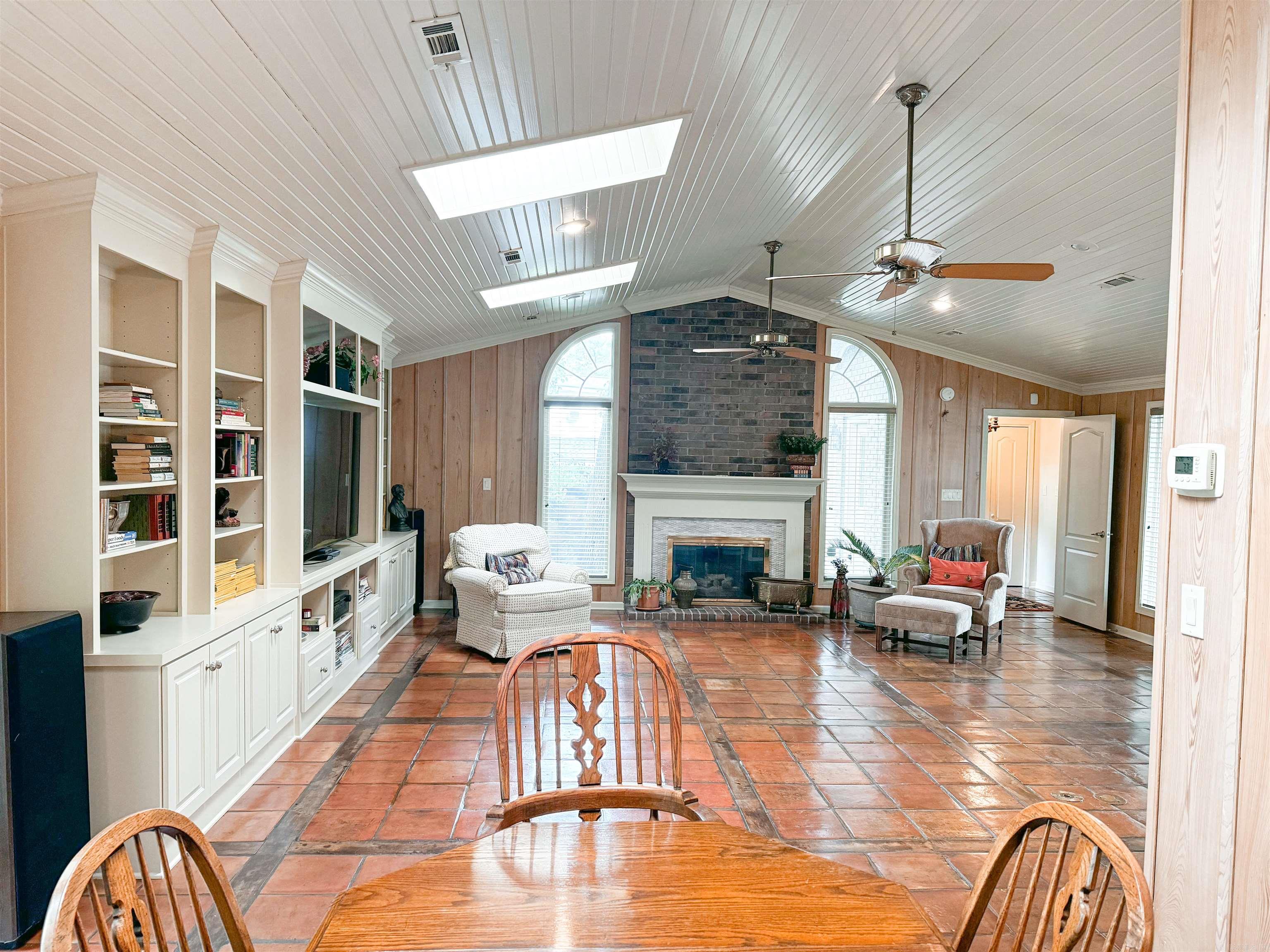 Sunny Hill - Residential