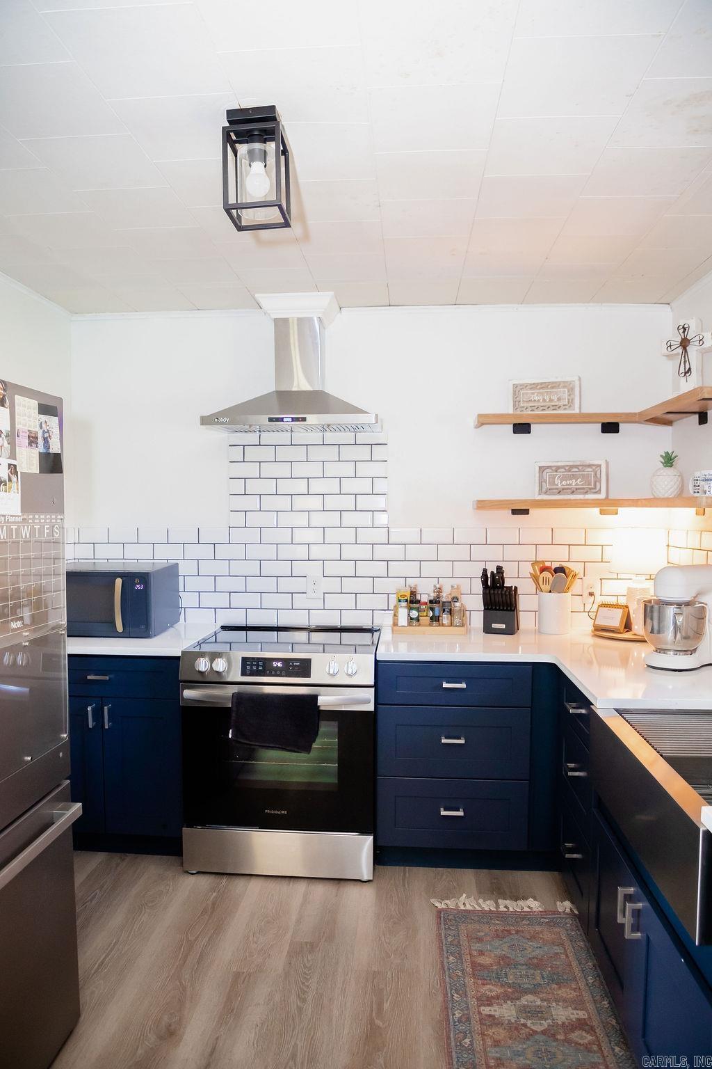 PINE MANOR SUB DIV - Residential