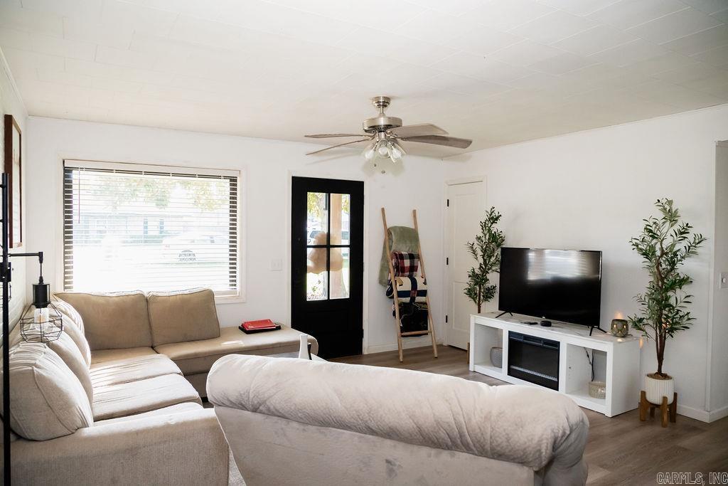 PINE MANOR SUB DIV - Residential