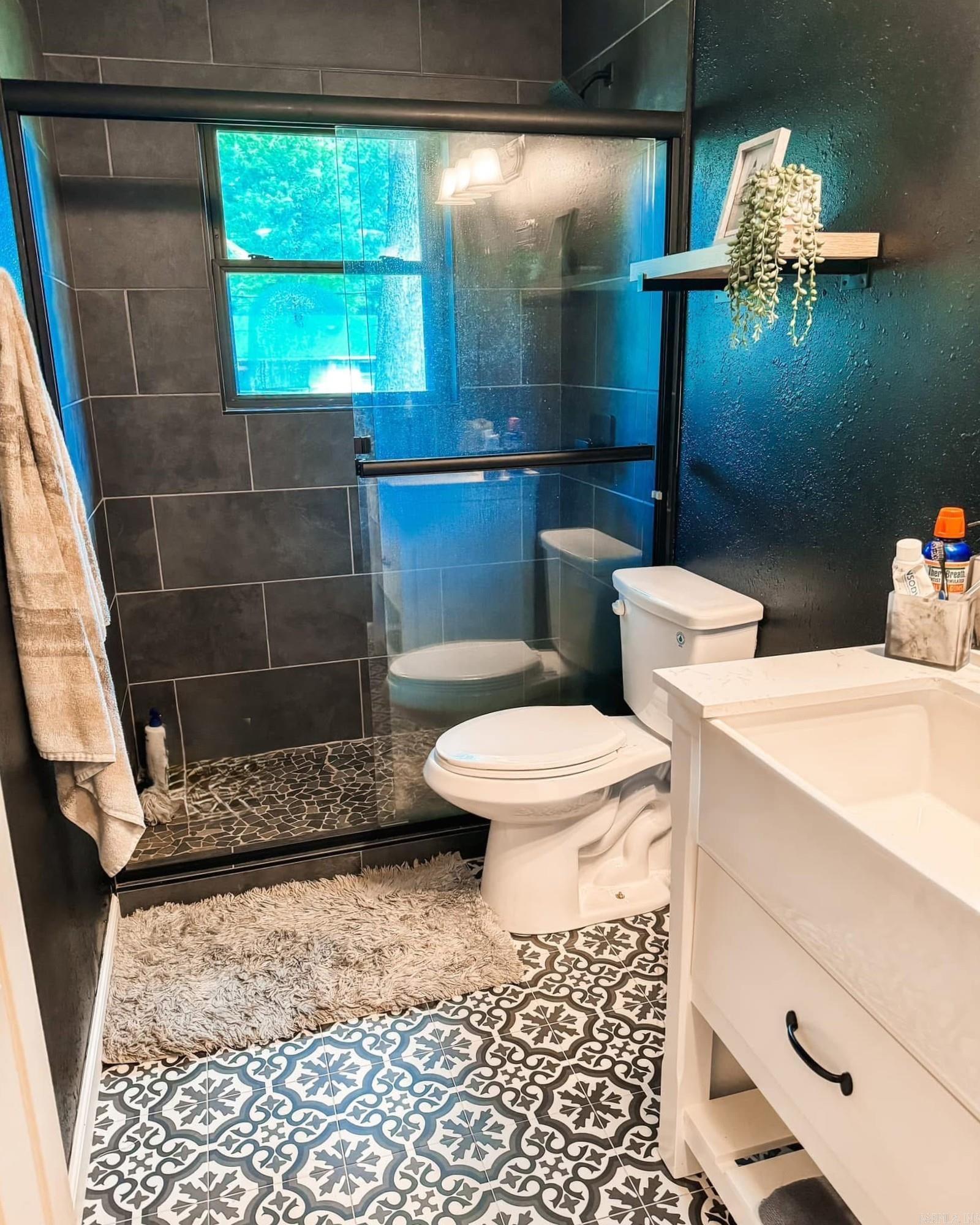 PINE MANOR SUB DIV - Residential