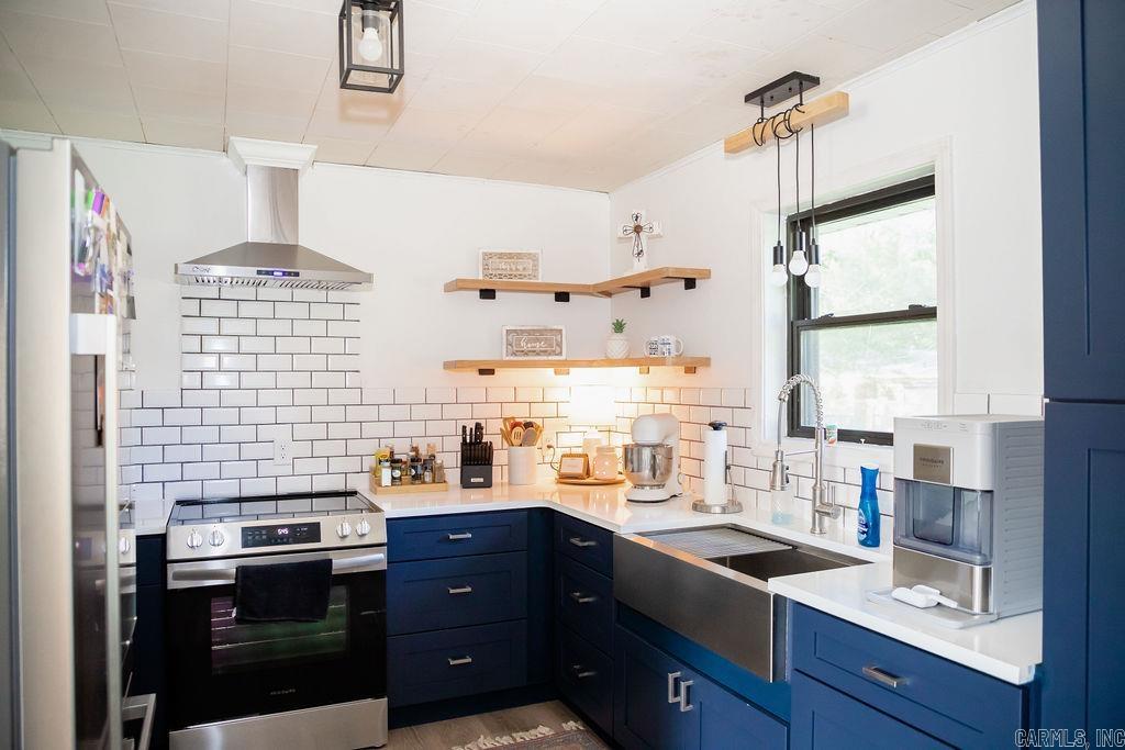 PINE MANOR SUB DIV - Residential