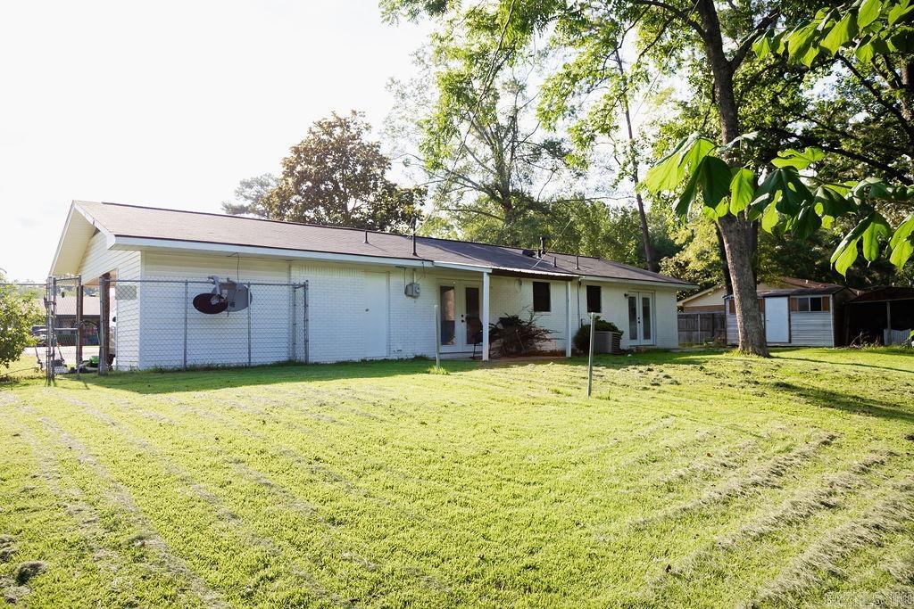 PINE MANOR SUB DIV - Residential