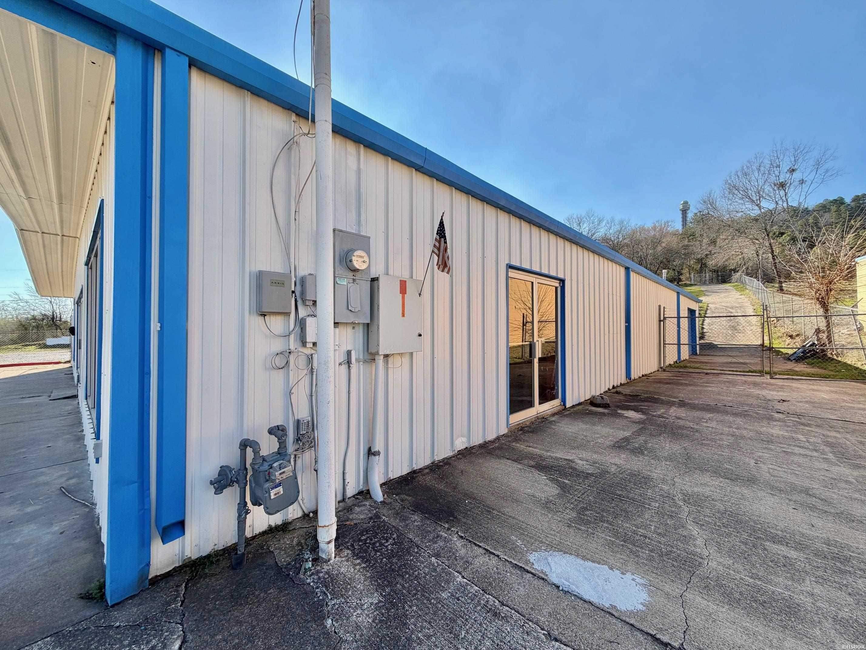 McKowns - Commercial Sale