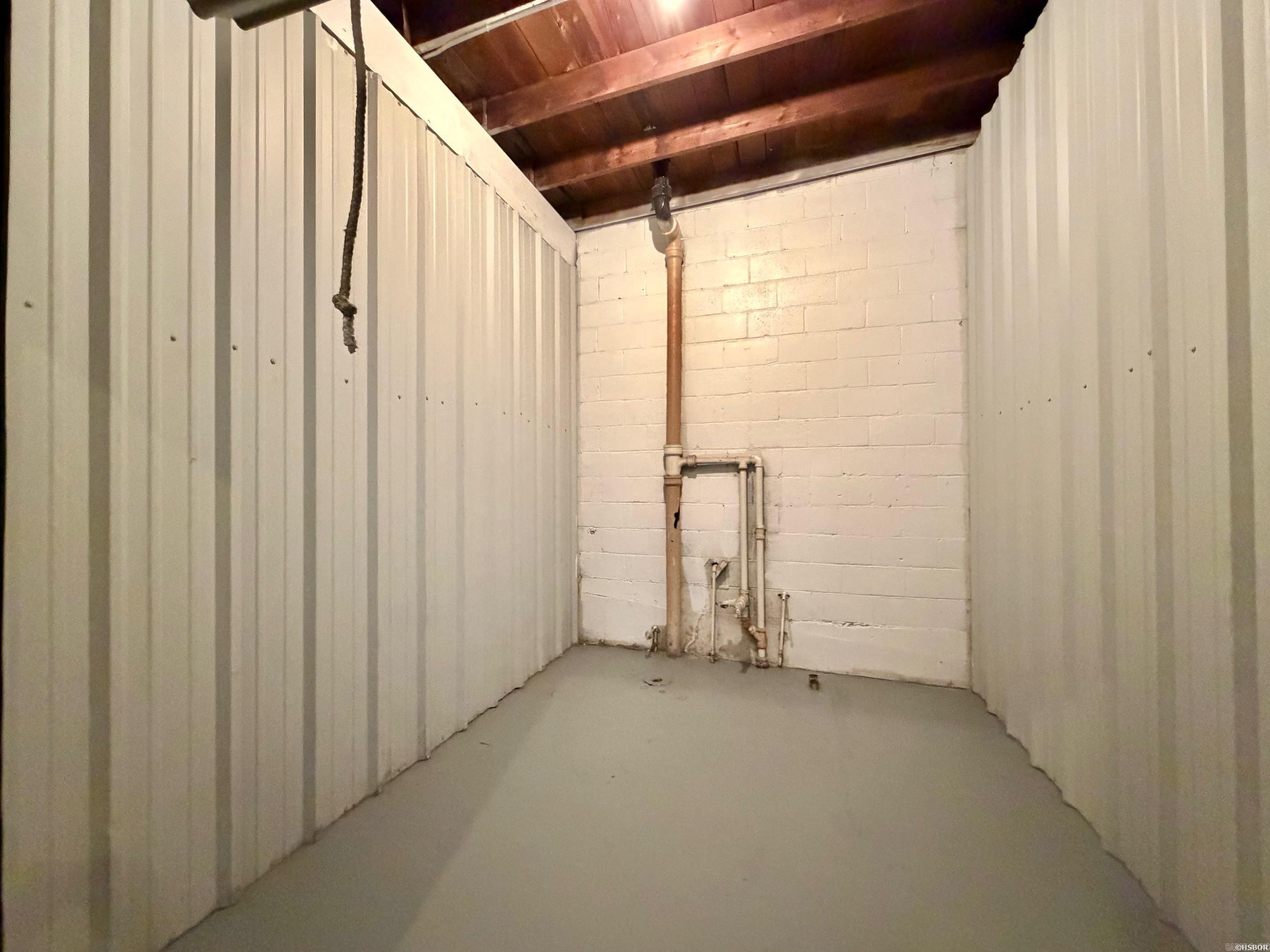 McKowns - Commercial Sale