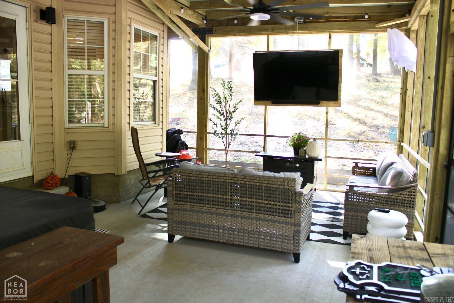 EMERALD VALLEY - Residential