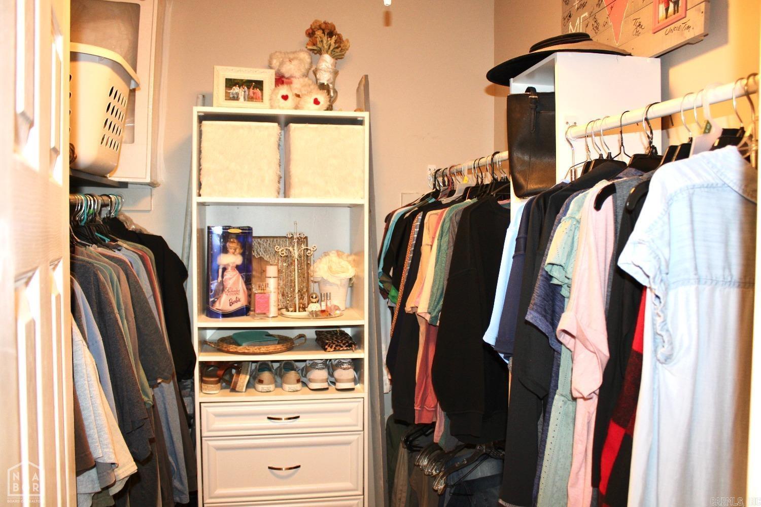 EMERALD VALLEY - Residential