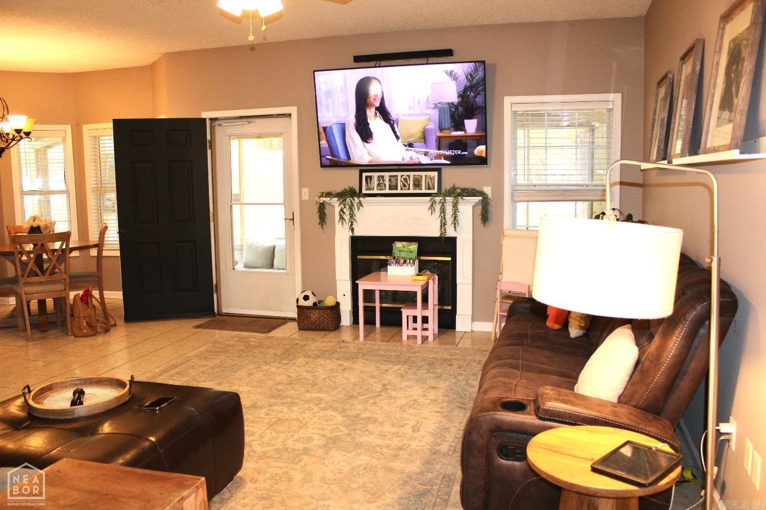 EMERALD VALLEY - Residential