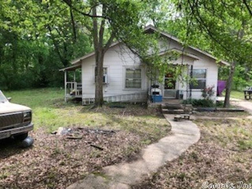 NO SHOWINGS UNTIL MONDAY MAY 1 large lot 100x150 (2 lots) FIXER UPER ACROSS THE STREET FROM RINGGOLD ELEMENTARY PLAY GROUND HAS 3 BEDROOMS 2 BATHS WITH A 20X20 SHOP WASHER DRYER HOOK UP IN HALL BATH ON A 100X150 FULLY CHAIN LINK FENCED YARD  WALK YOUR CHILDREN ACROSS STREET TO RINGGOLD ELEM.