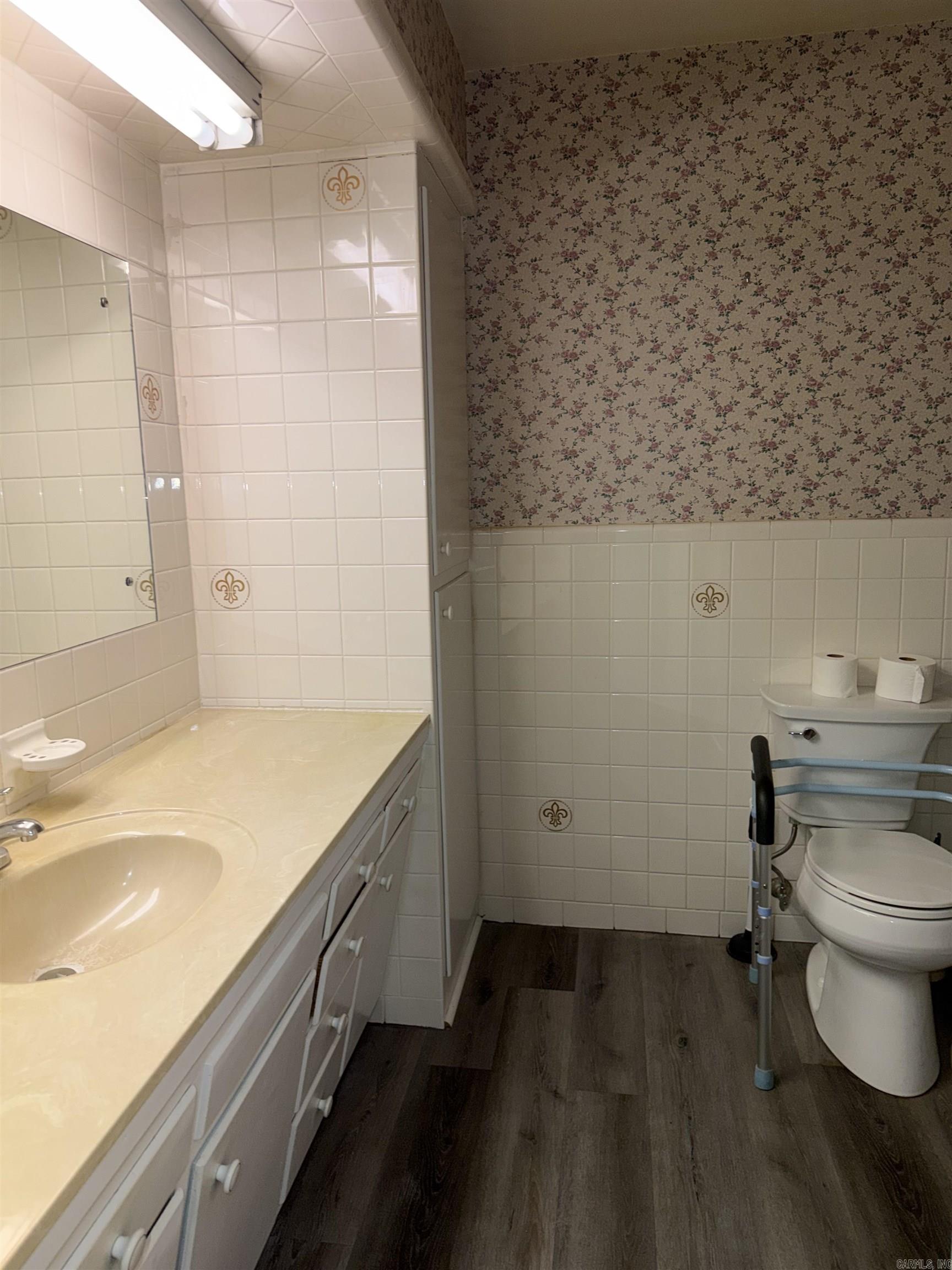 LAMBERT TERRACE - Residential