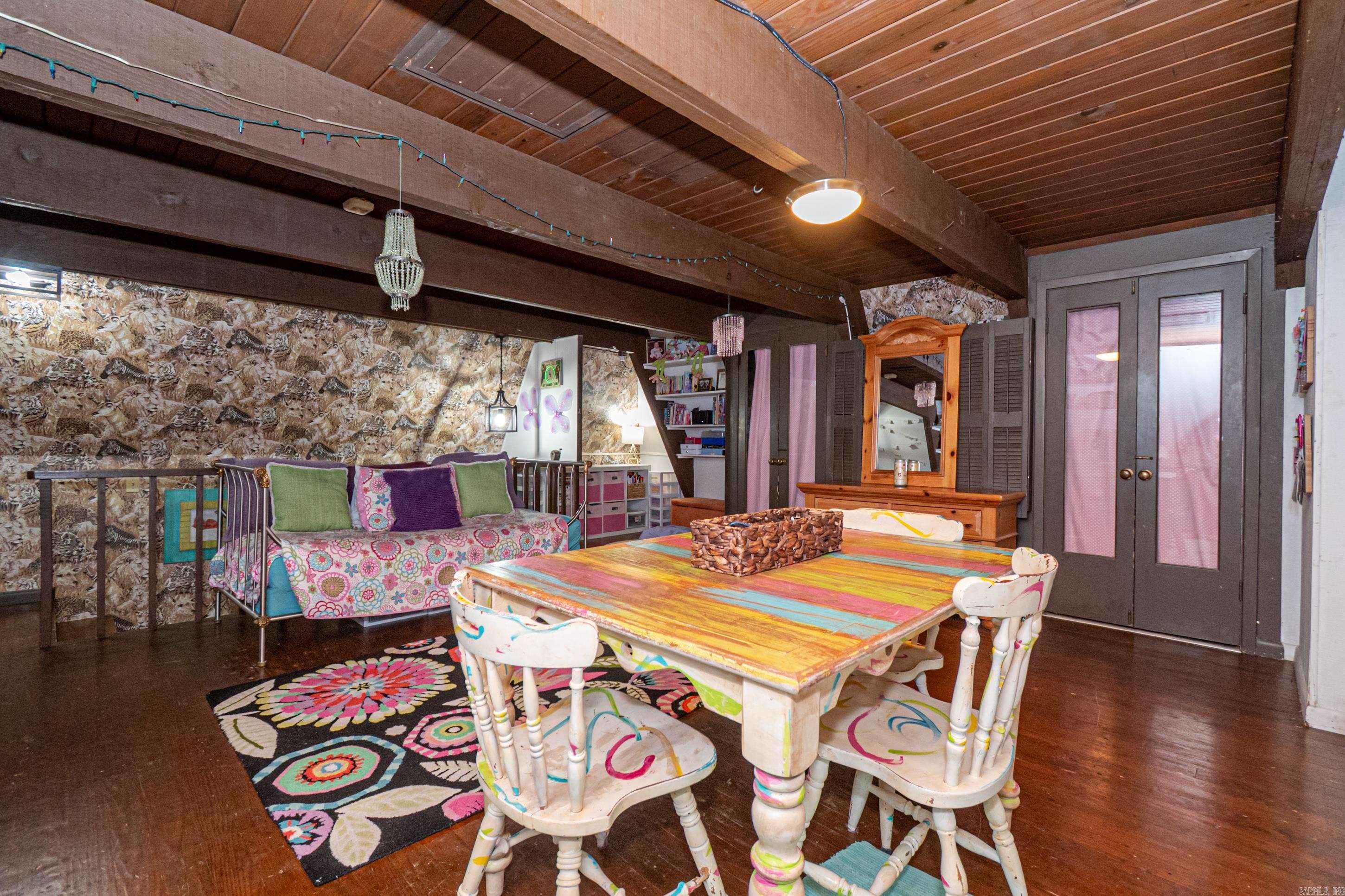 COUNTRY CLUB COLONY - Residential