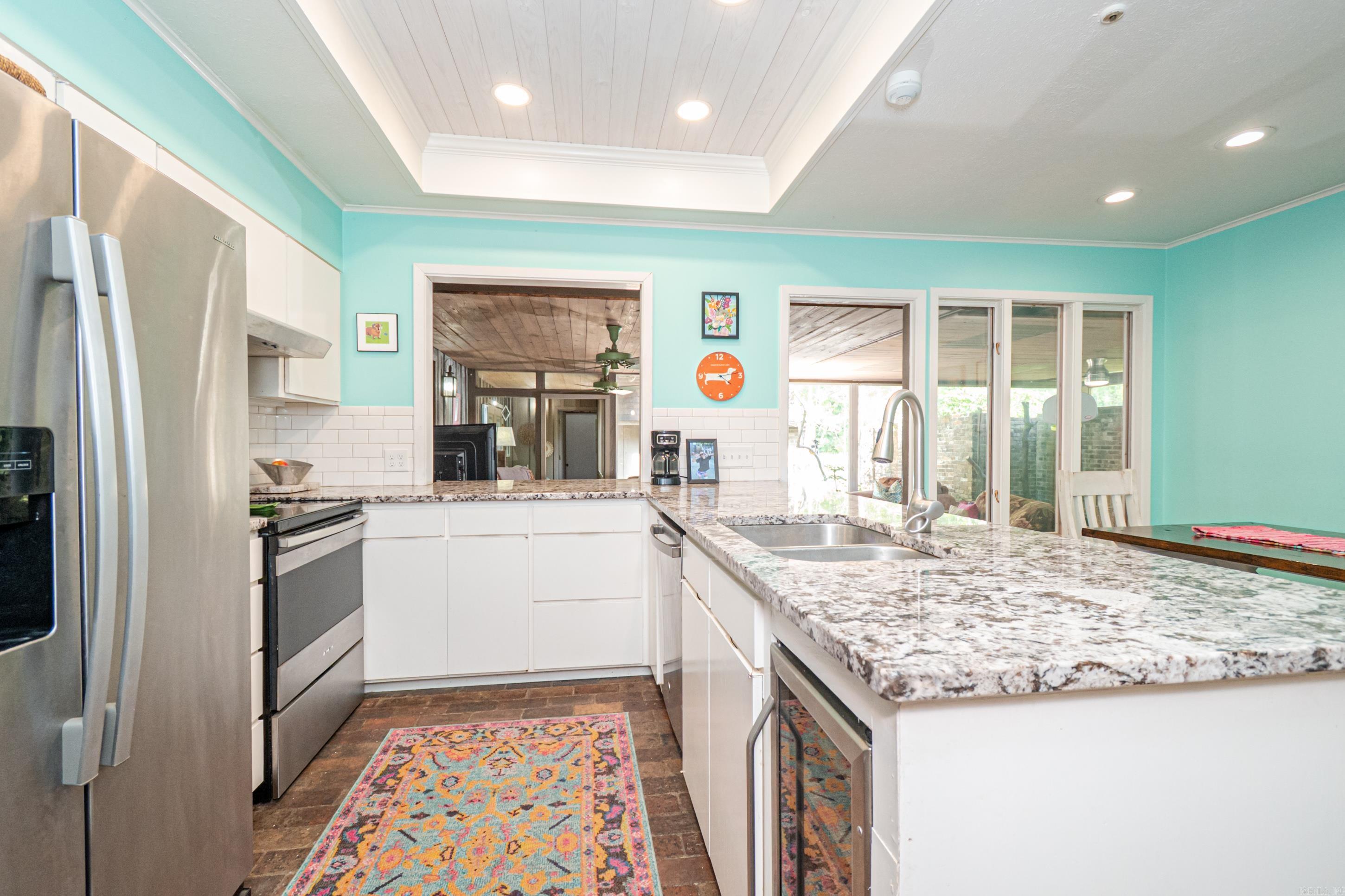 COUNTRY CLUB COLONY - Residential
