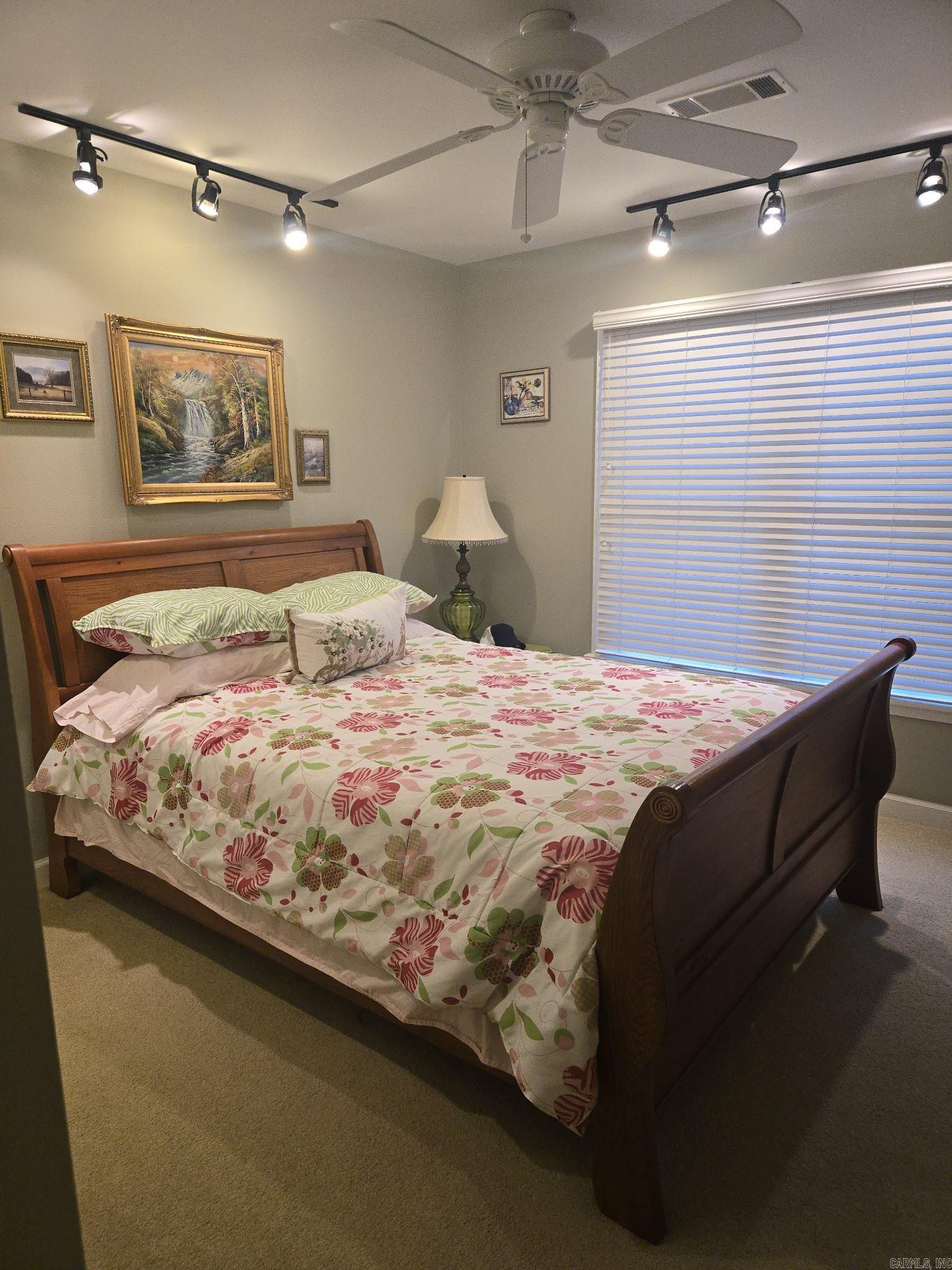 HUNTINGTON PLACE - Residential