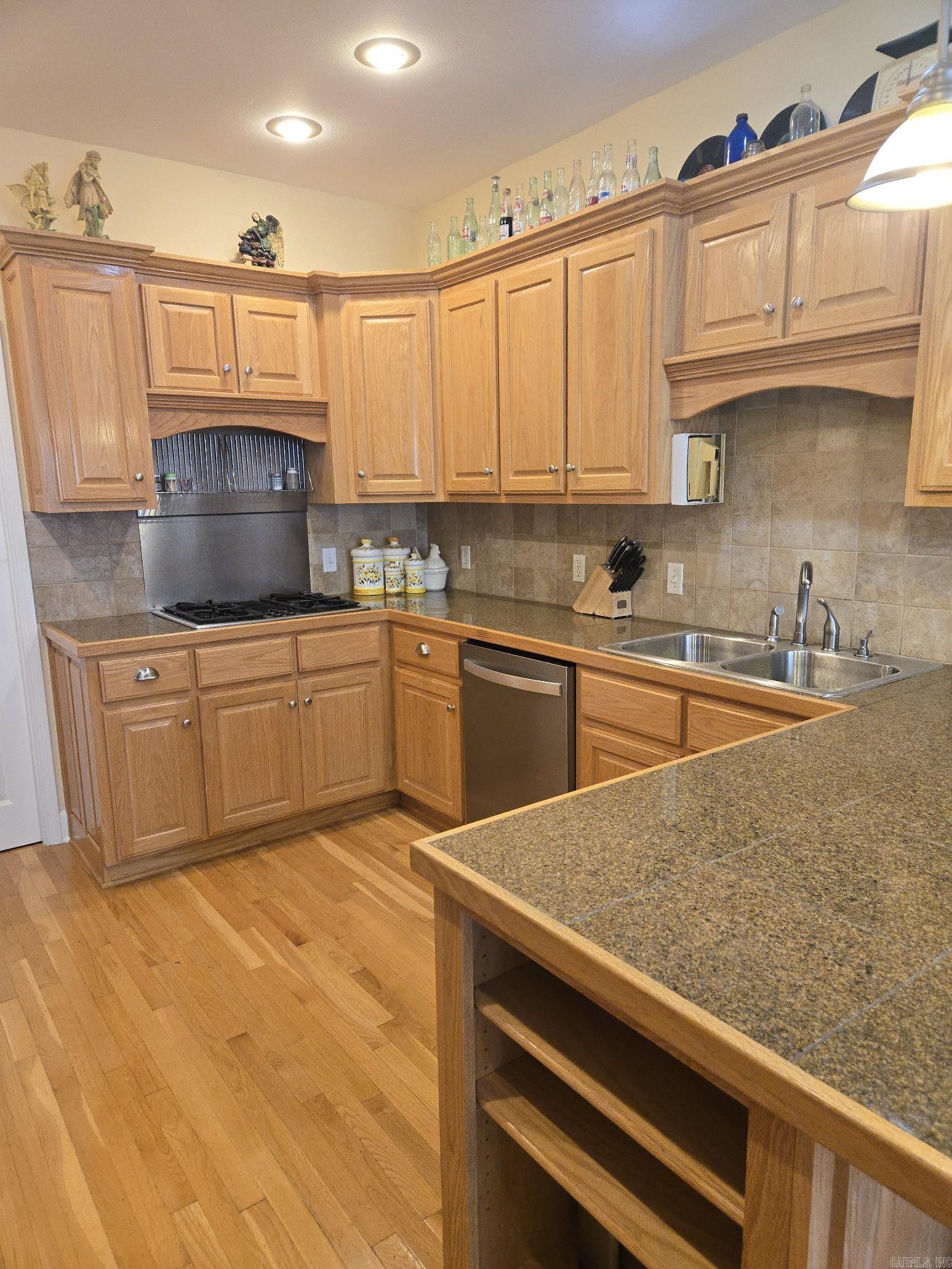 HUNTINGTON PLACE - Residential