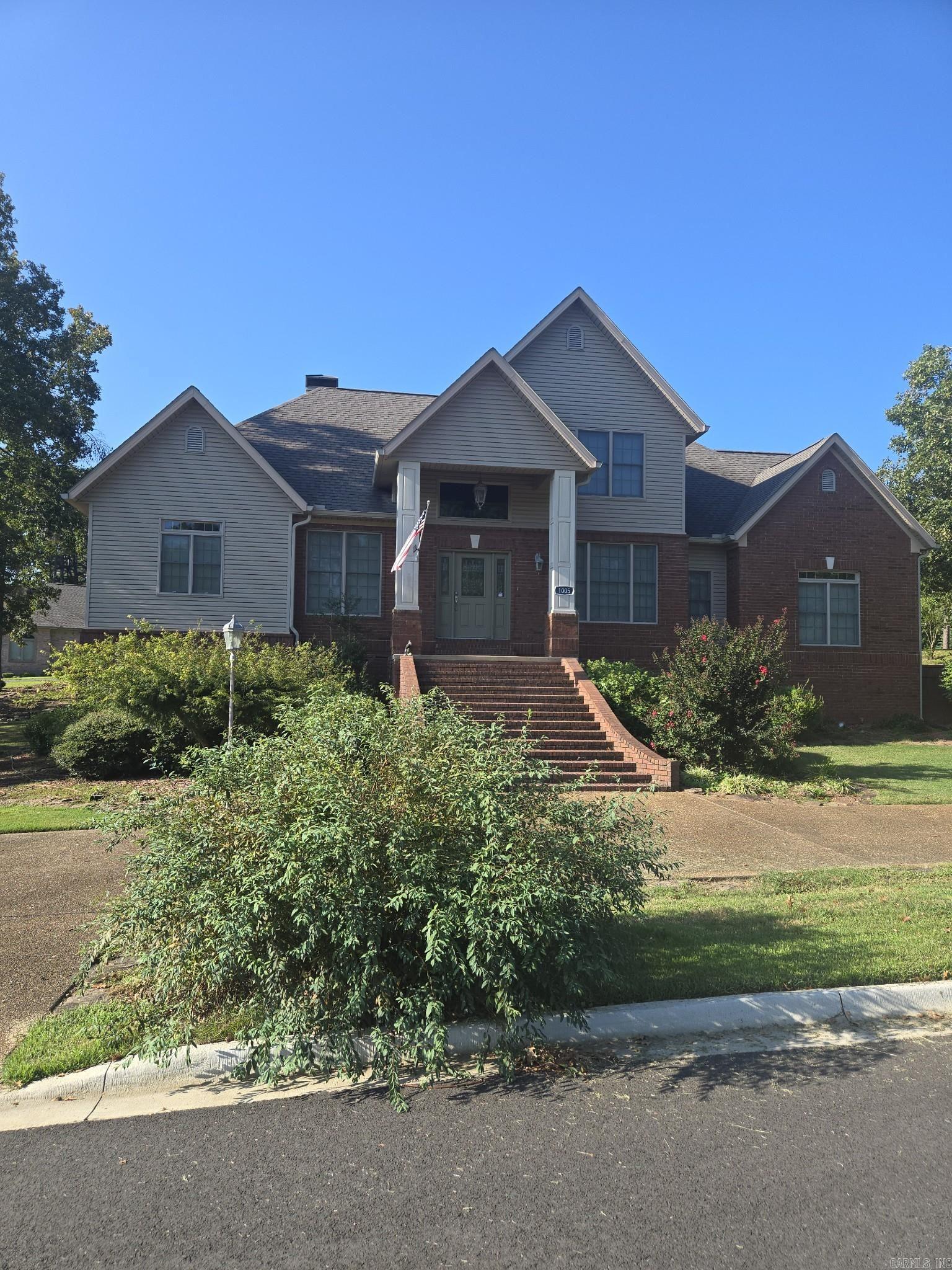 HUNTINGTON PLACE - Residential