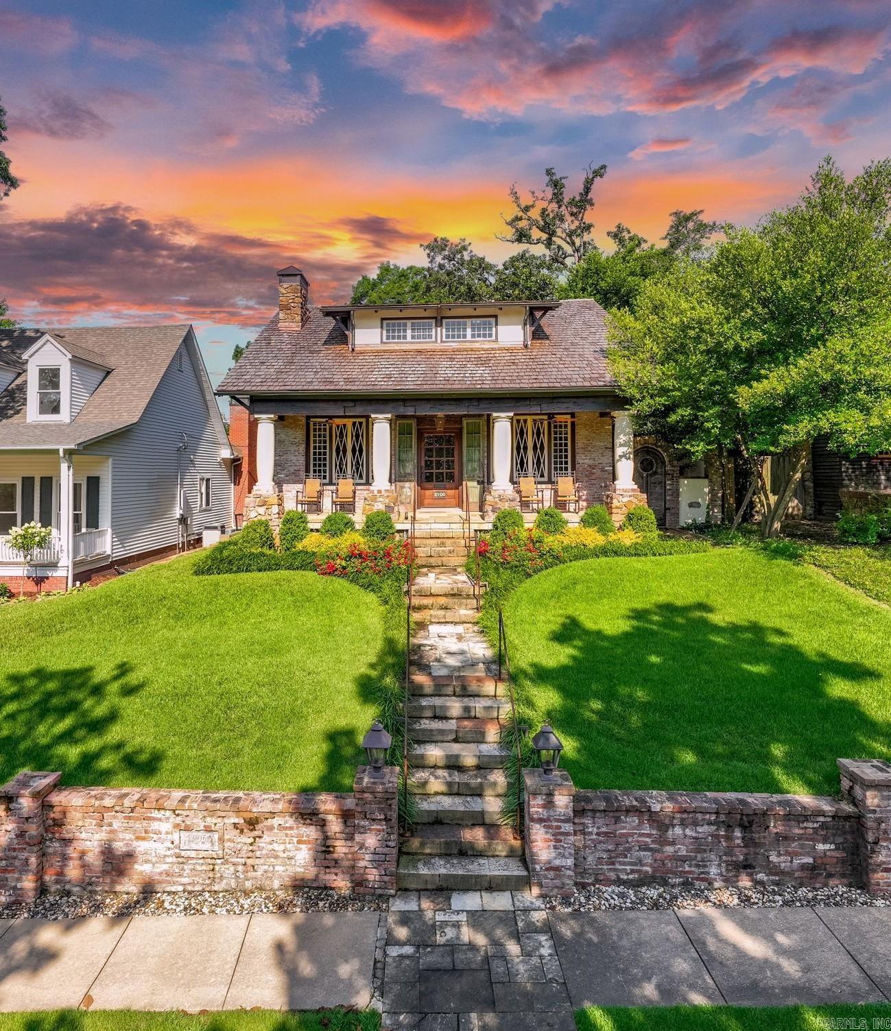 COUNTRY CLUB HGTS - Residential