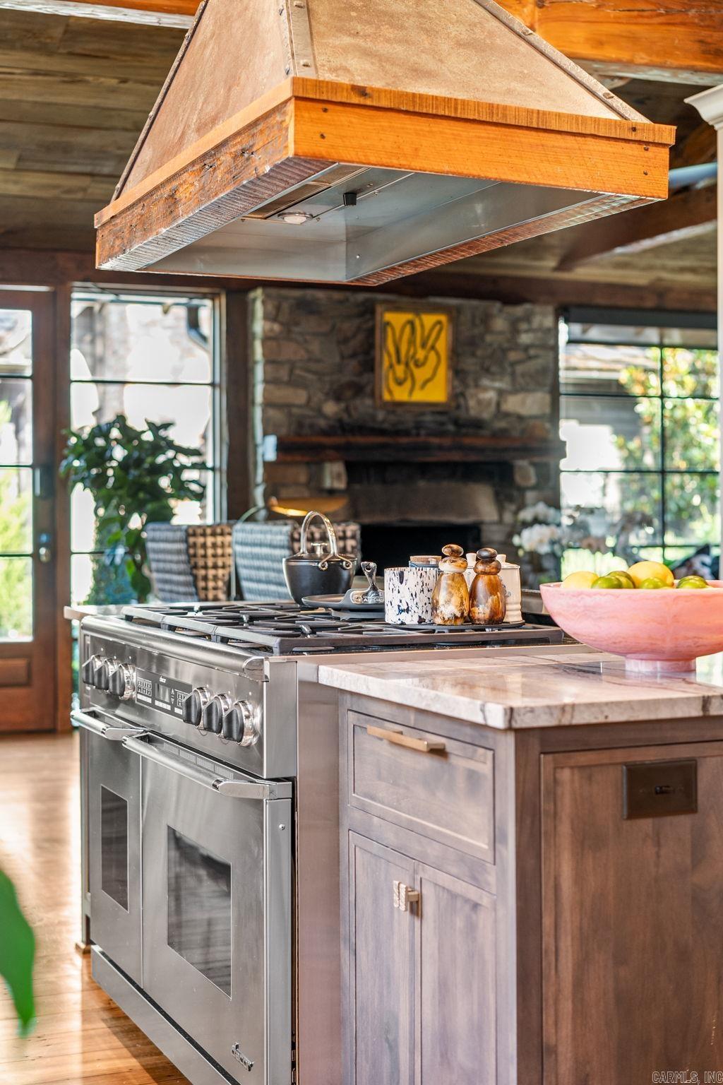 COUNTRY CLUB HGTS - Residential