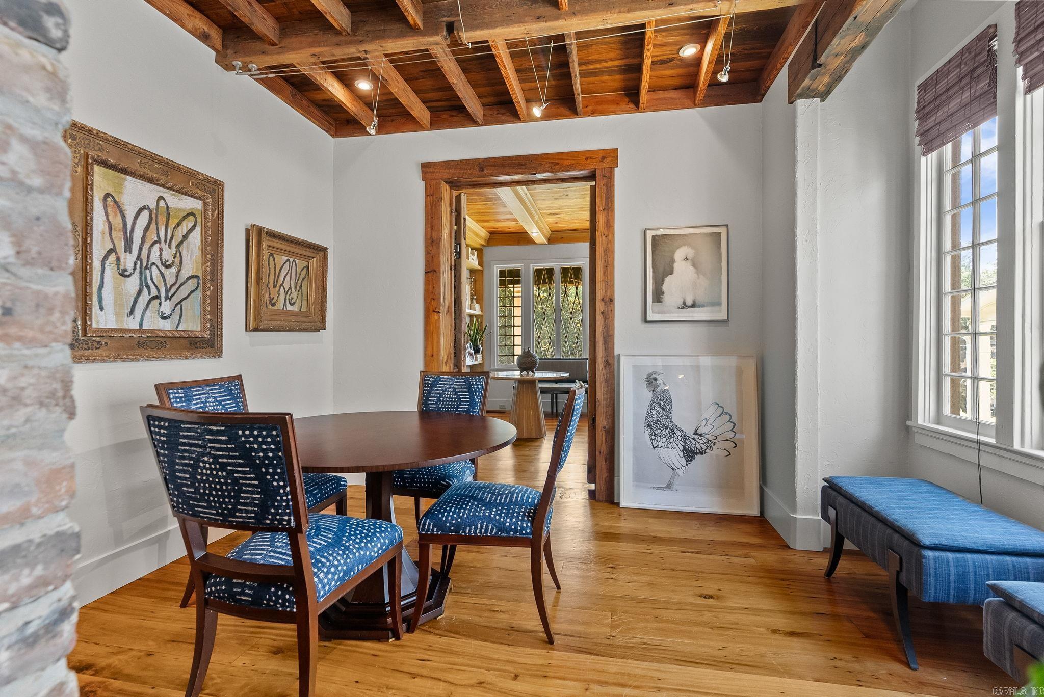 COUNTRY CLUB HGTS - Residential