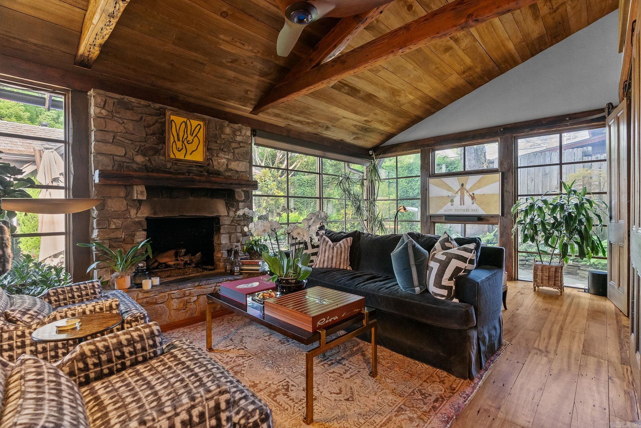 COUNTRY CLUB HGTS - Residential