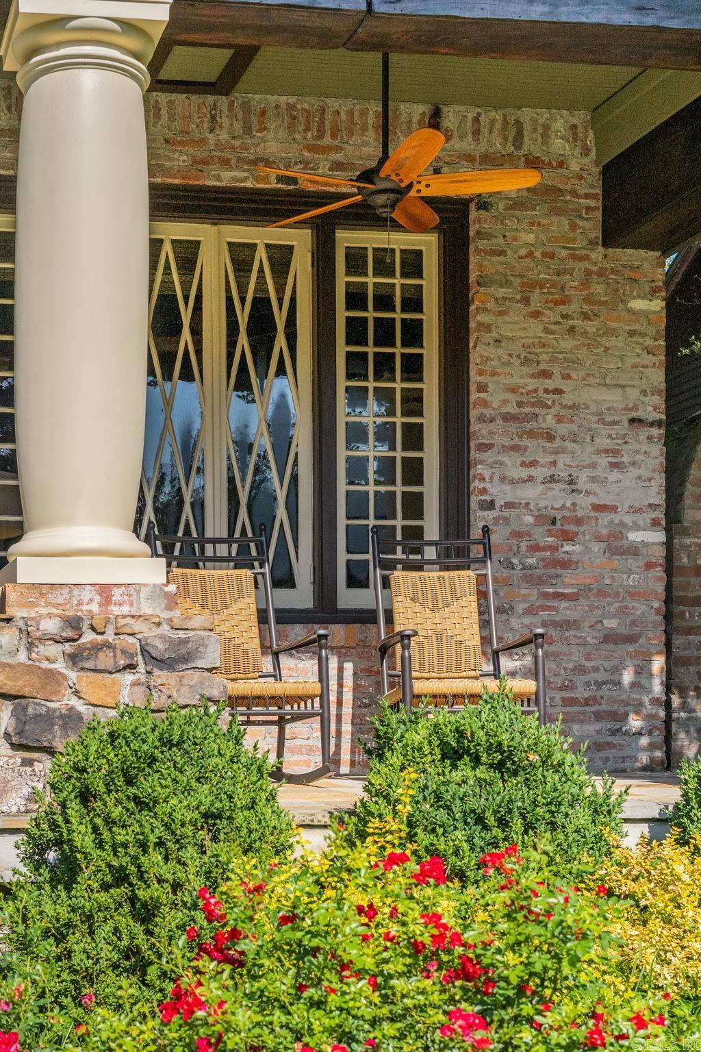 COUNTRY CLUB HGTS - Residential