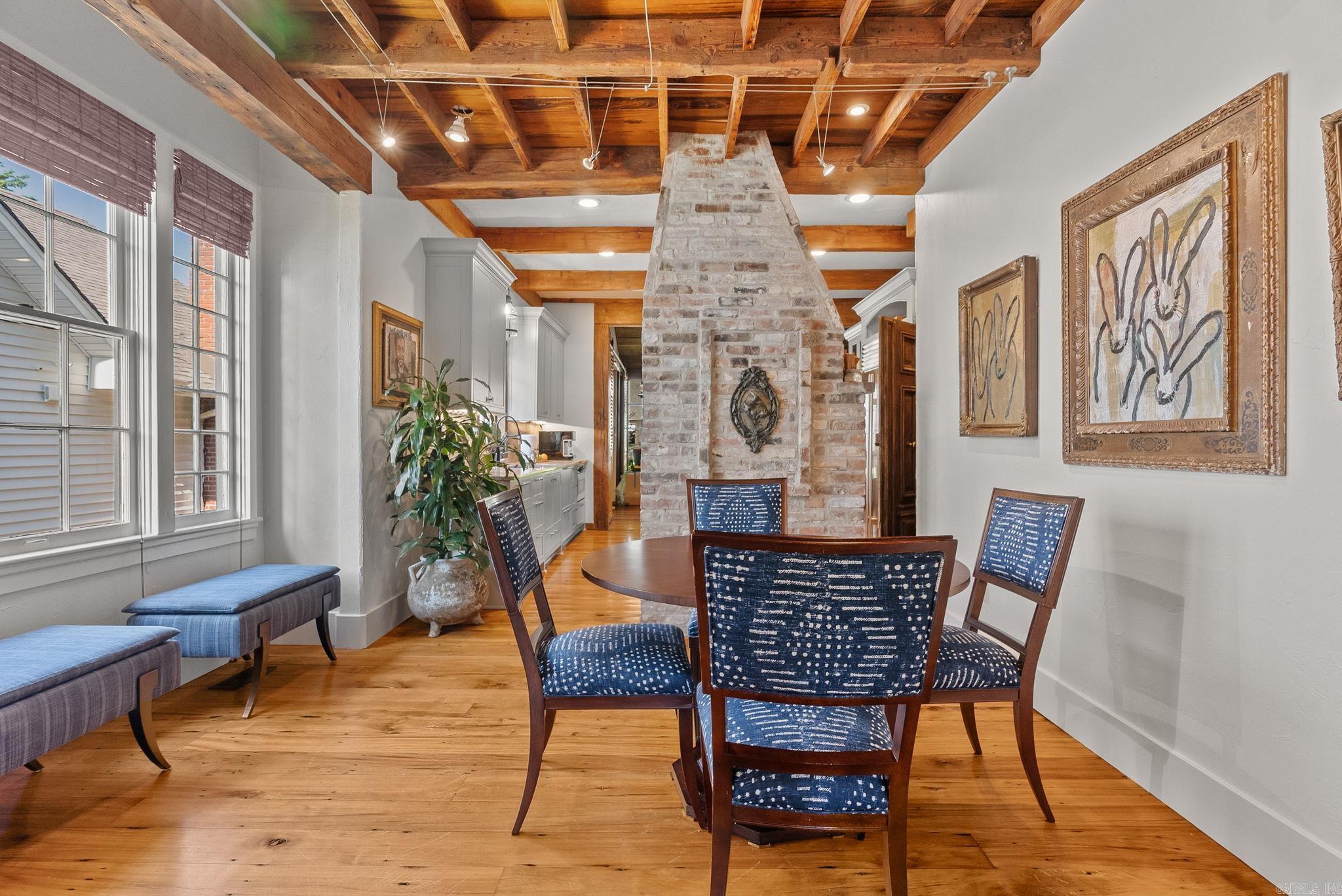 COUNTRY CLUB HGTS - Residential