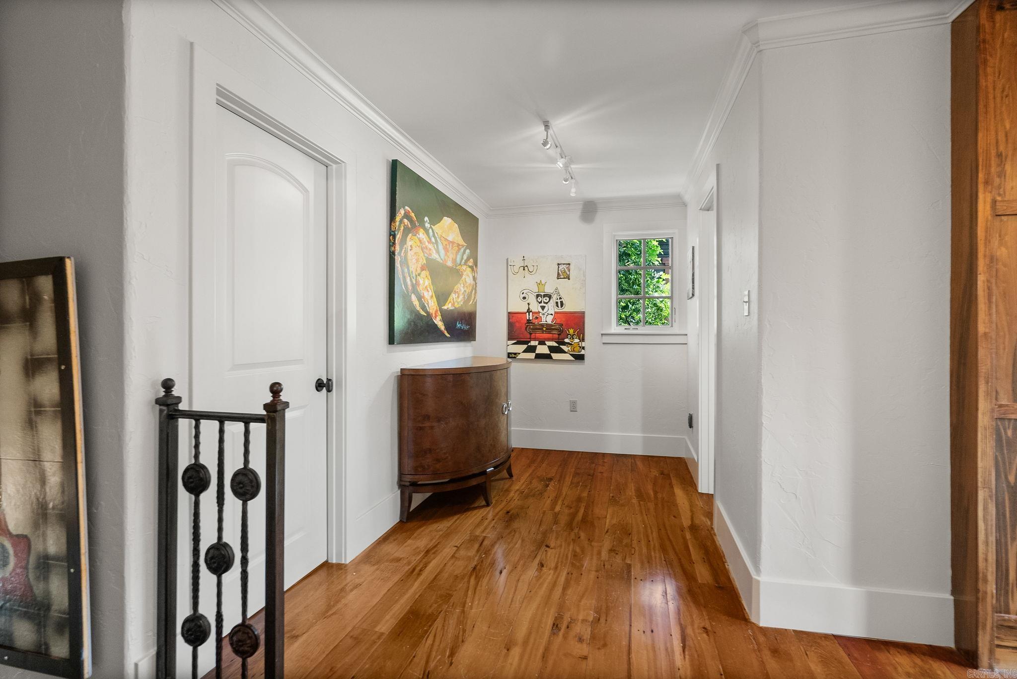 COUNTRY CLUB HGTS - Residential