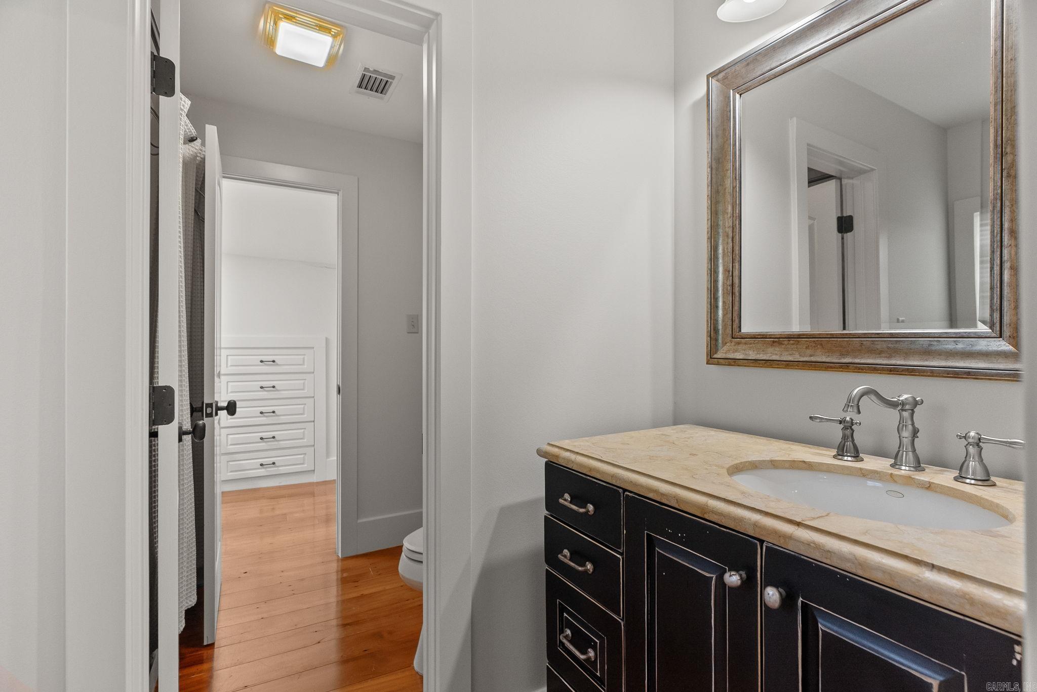 COUNTRY CLUB HGTS - Residential