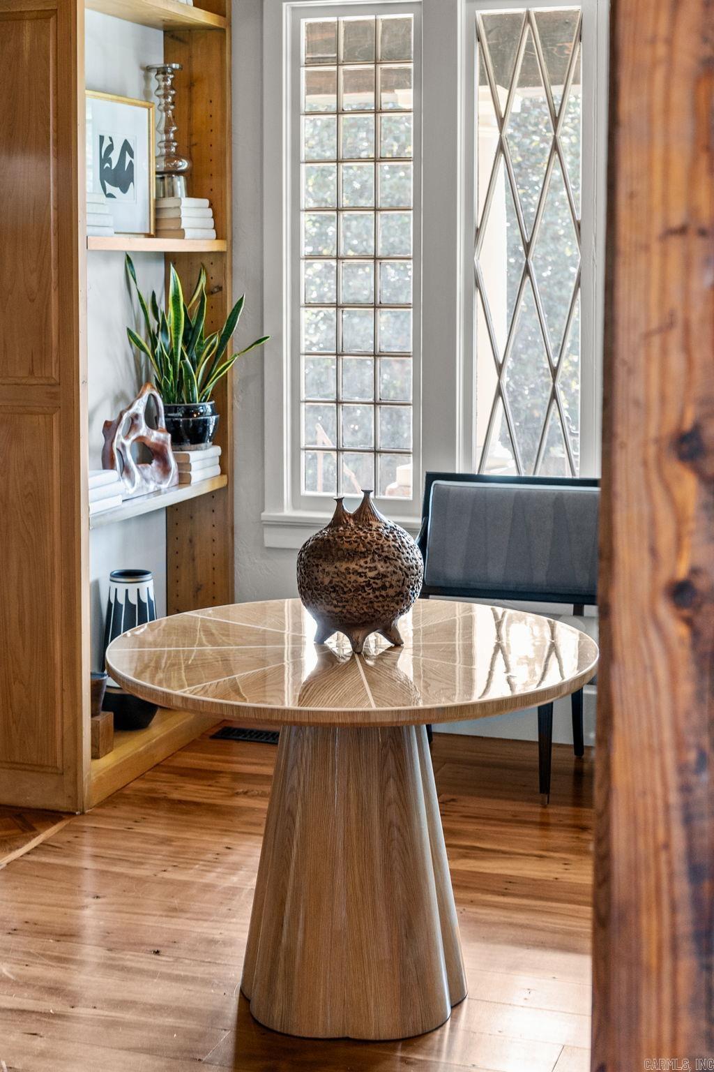 COUNTRY CLUB HGTS - Residential