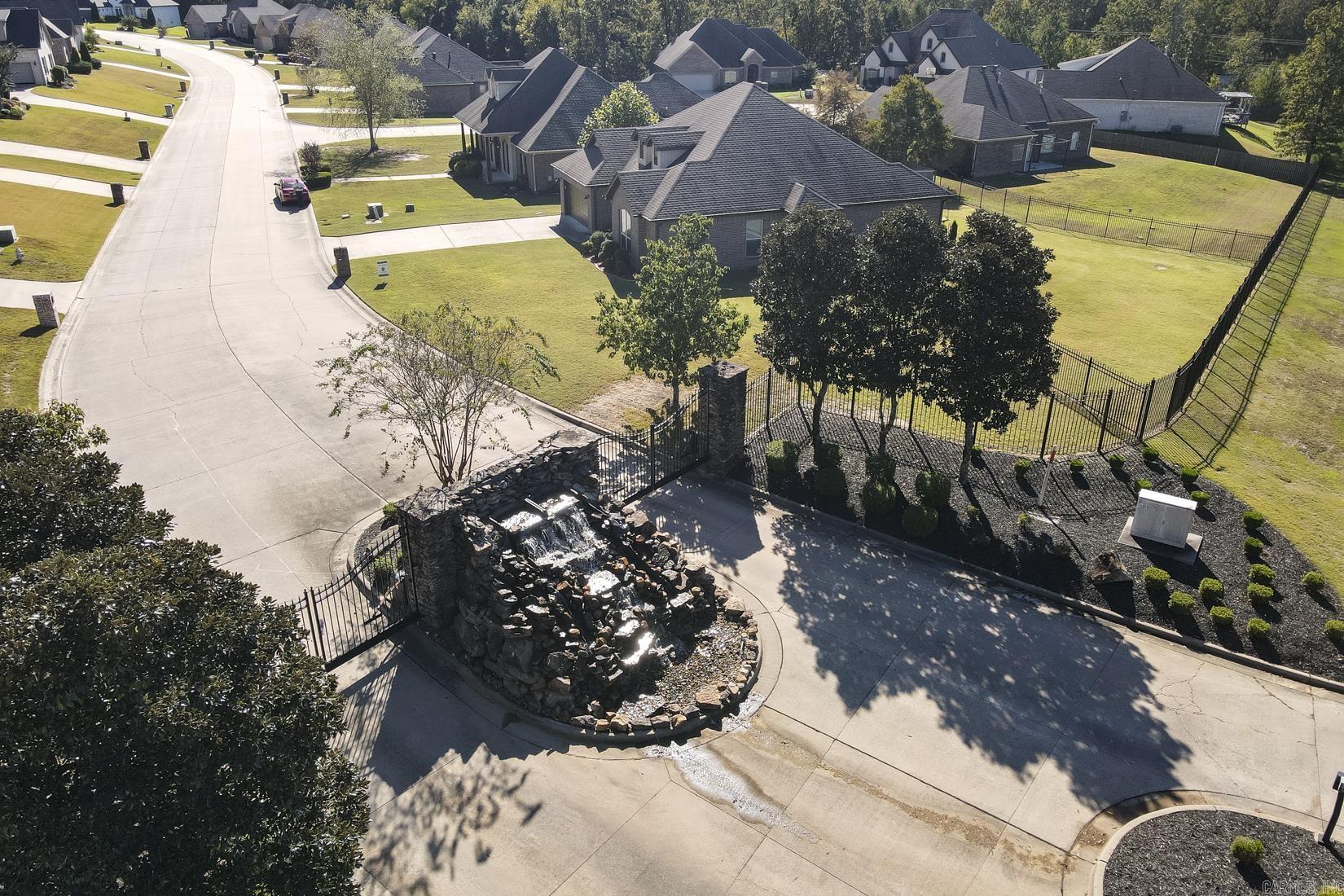 LOCHRIDGE ESTATES - Residential