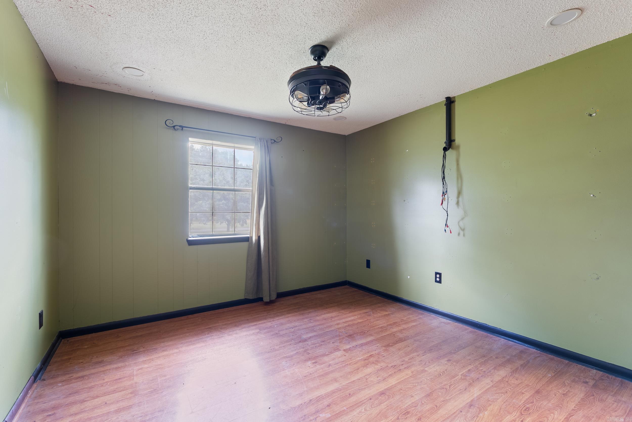 SHADY ACRES - Residential