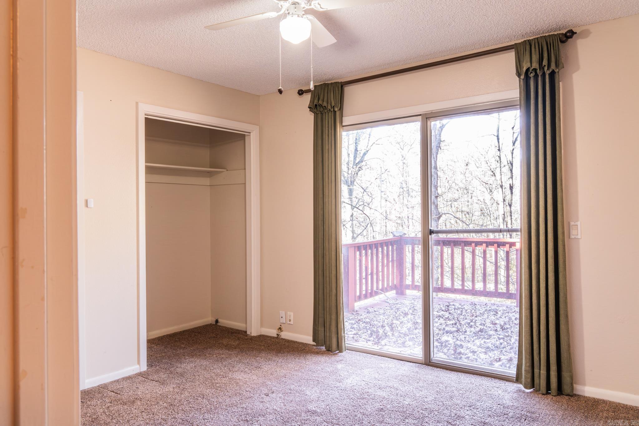 VALENCIA COURTS - Residential