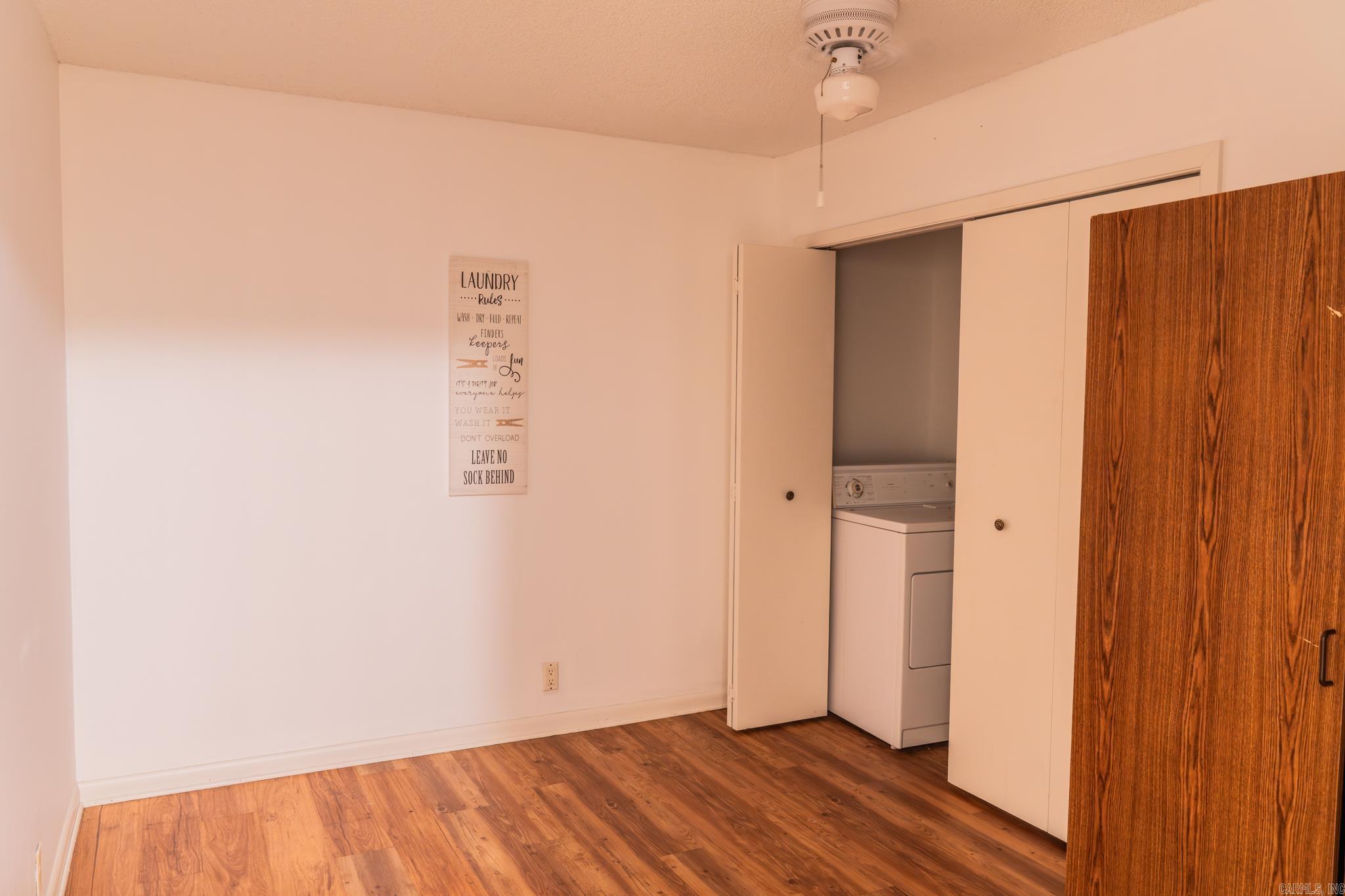 VALENCIA COURTS - Residential