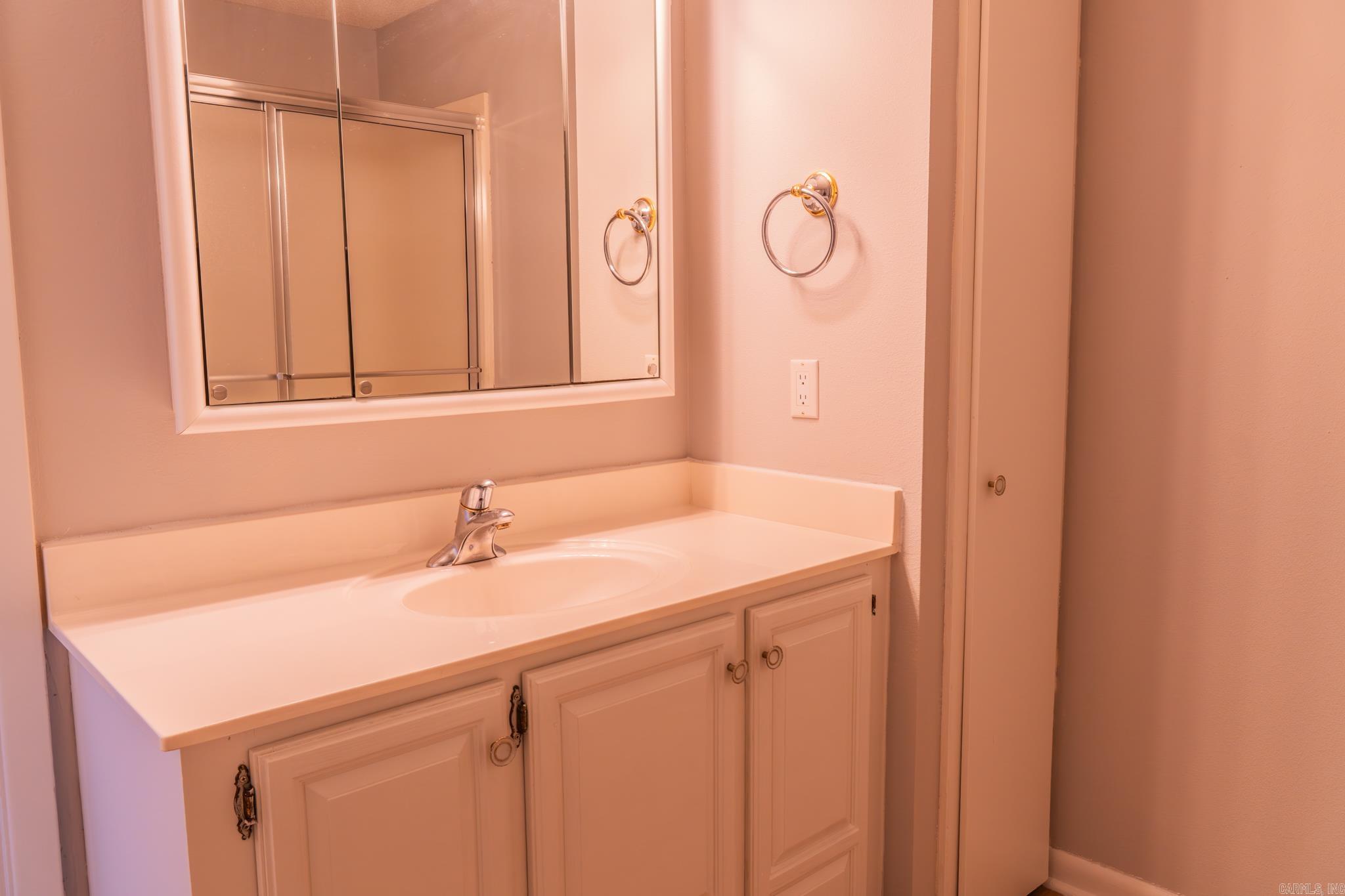 VALENCIA COURTS - Residential