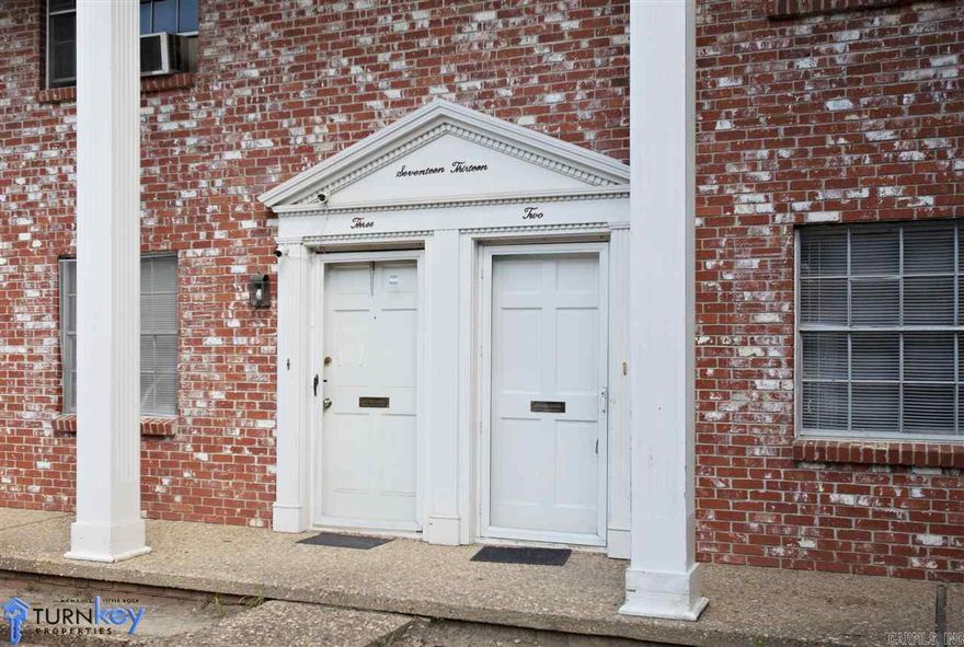 Recently renovated 2BR/1.5BA apartment available in convenient Little Rock location. Located off of Reservoir Road, close to the best West Little Rock has to offer!  Water and Gas paid