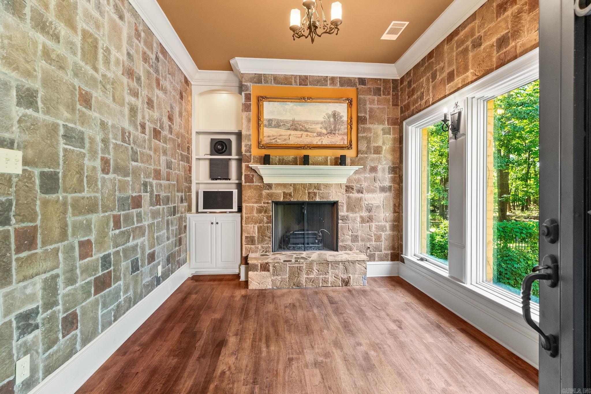 CHENAL DOWNS - Residential