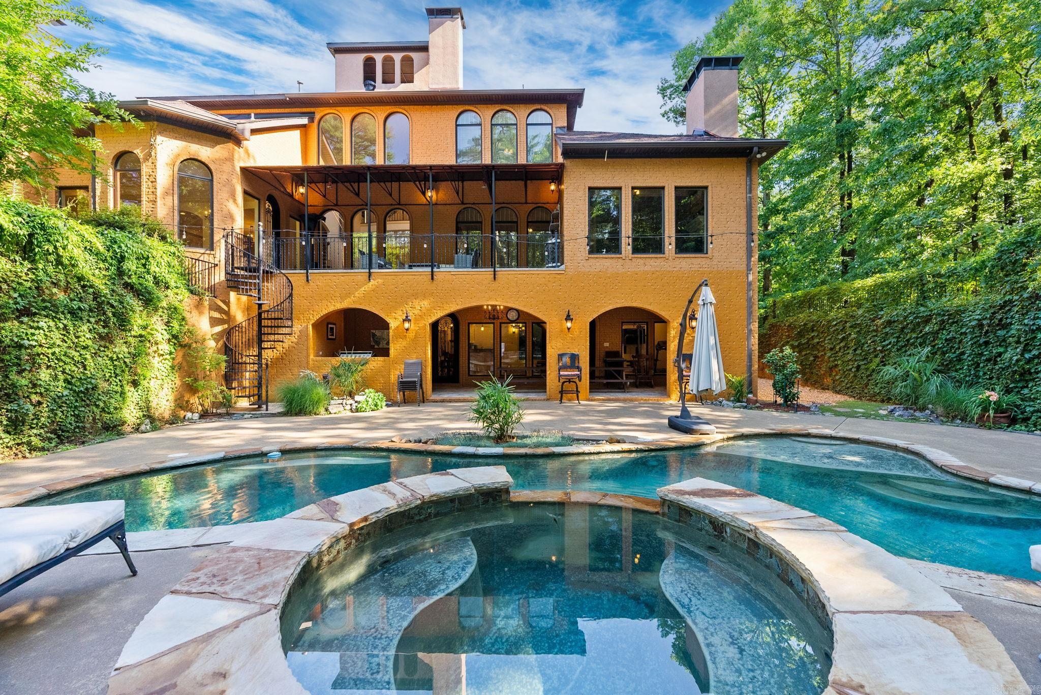 CHENAL DOWNS - Residential