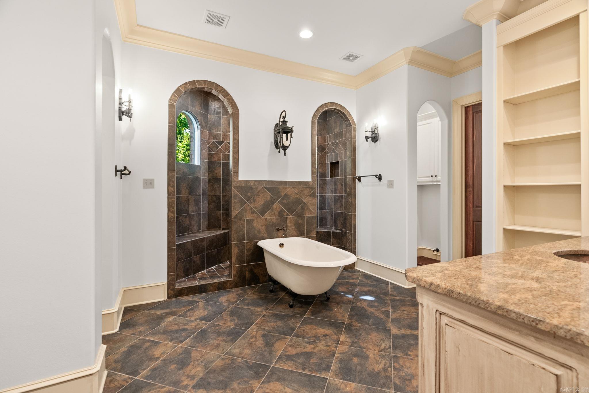 CHENAL DOWNS - Residential