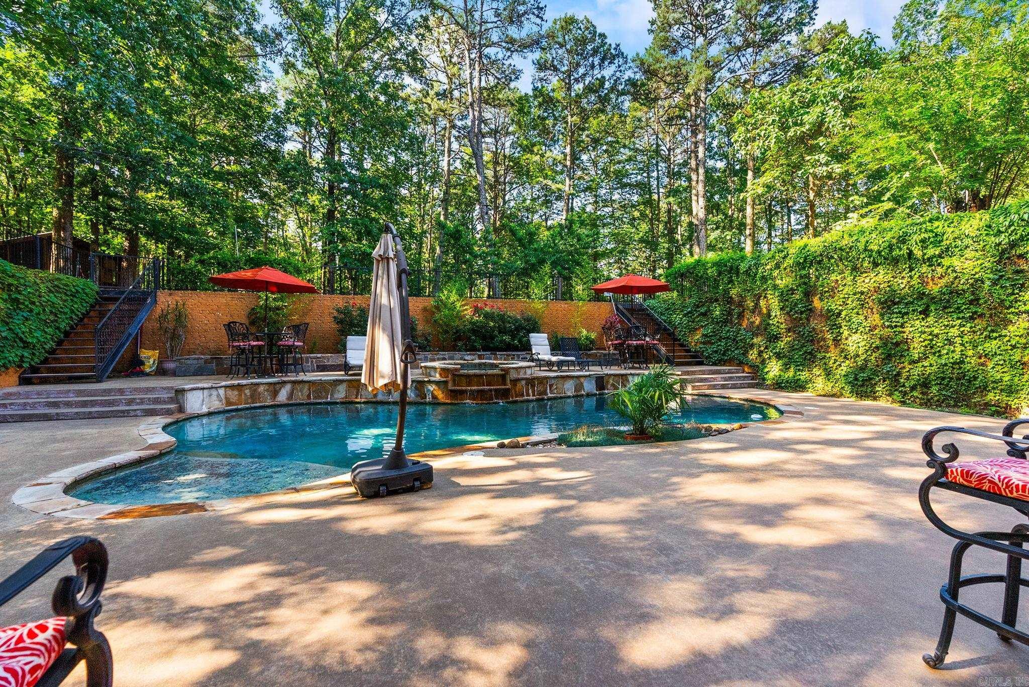 CHENAL DOWNS - Residential