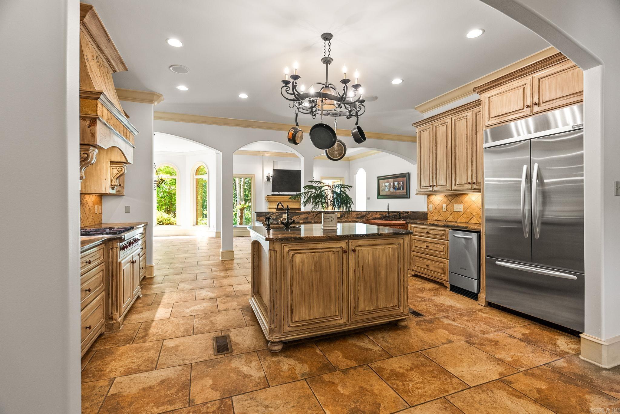 CHENAL DOWNS - Residential