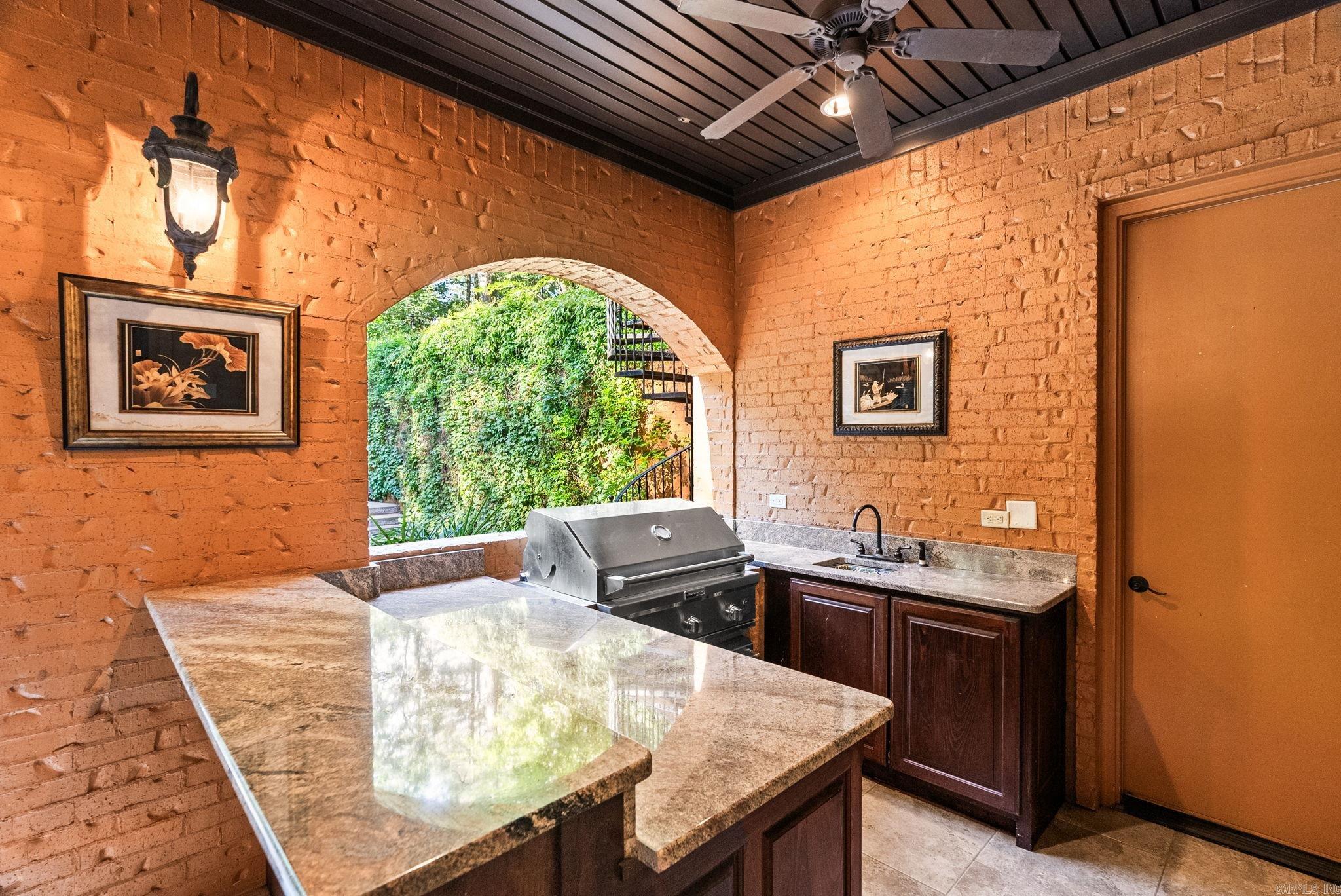 CHENAL DOWNS - Residential
