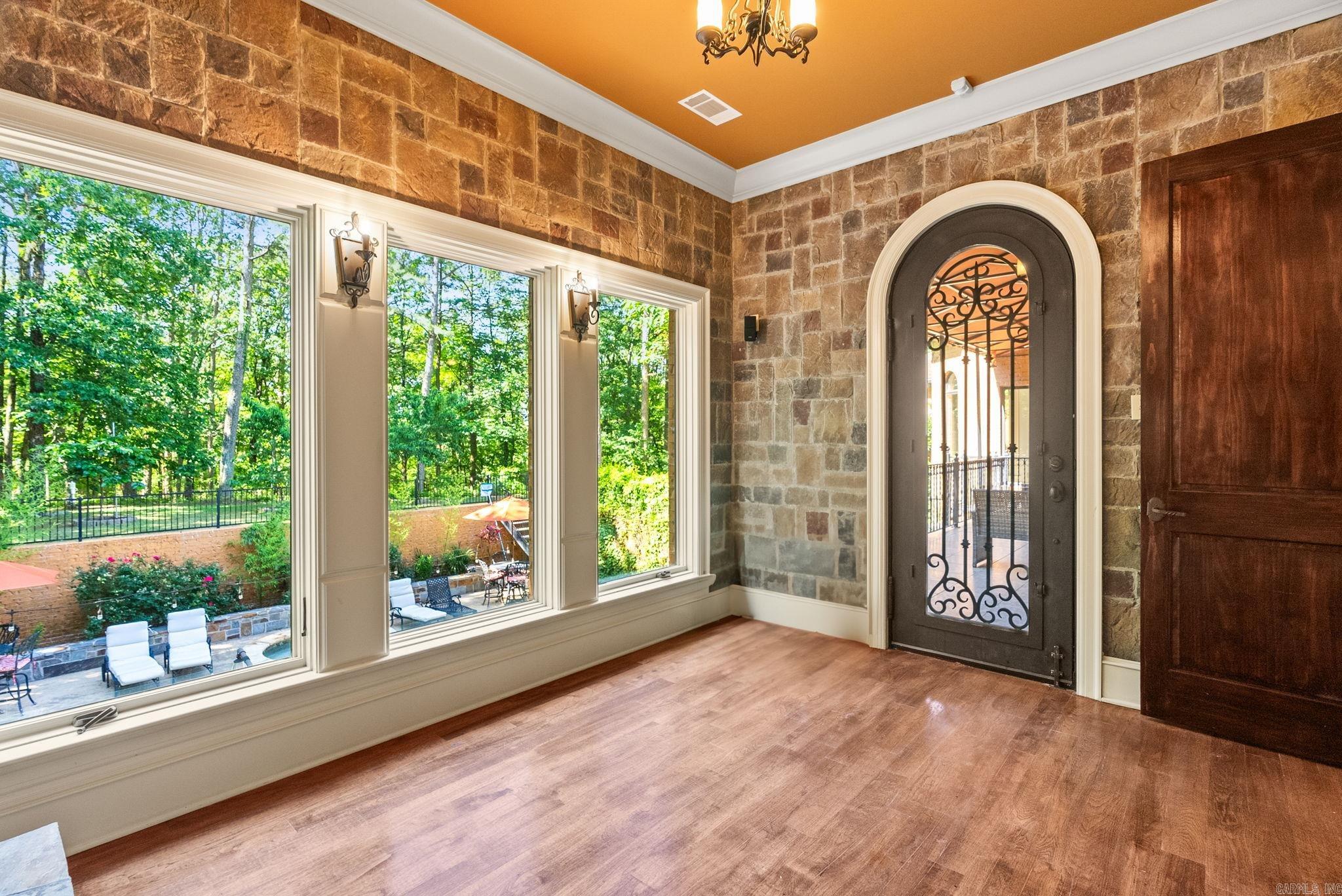 CHENAL DOWNS - Residential