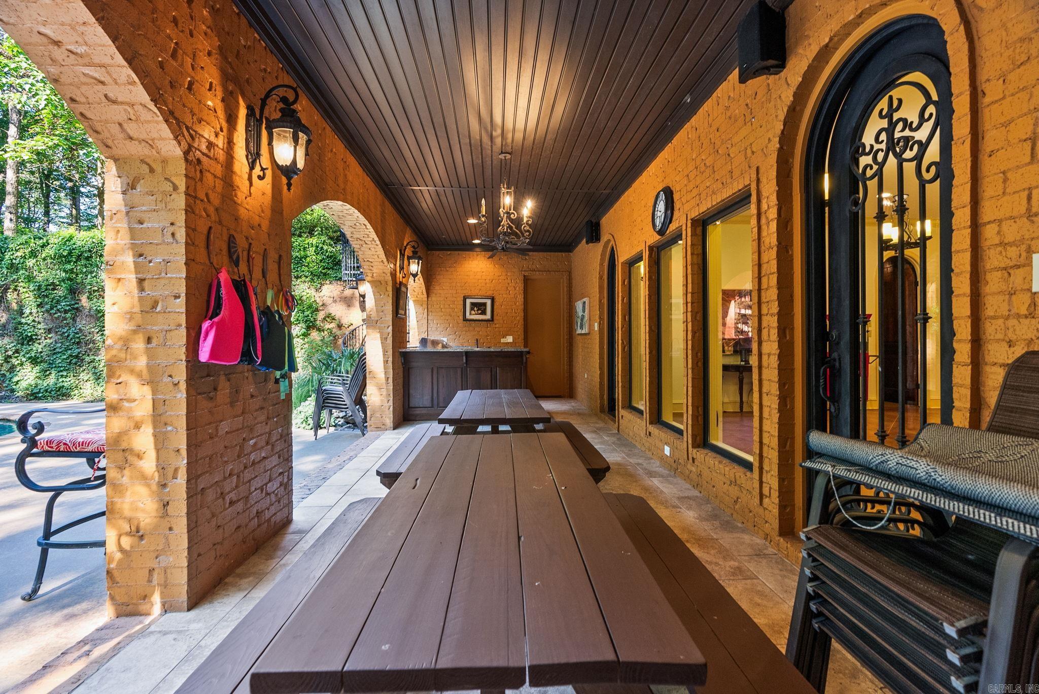 CHENAL DOWNS - Residential