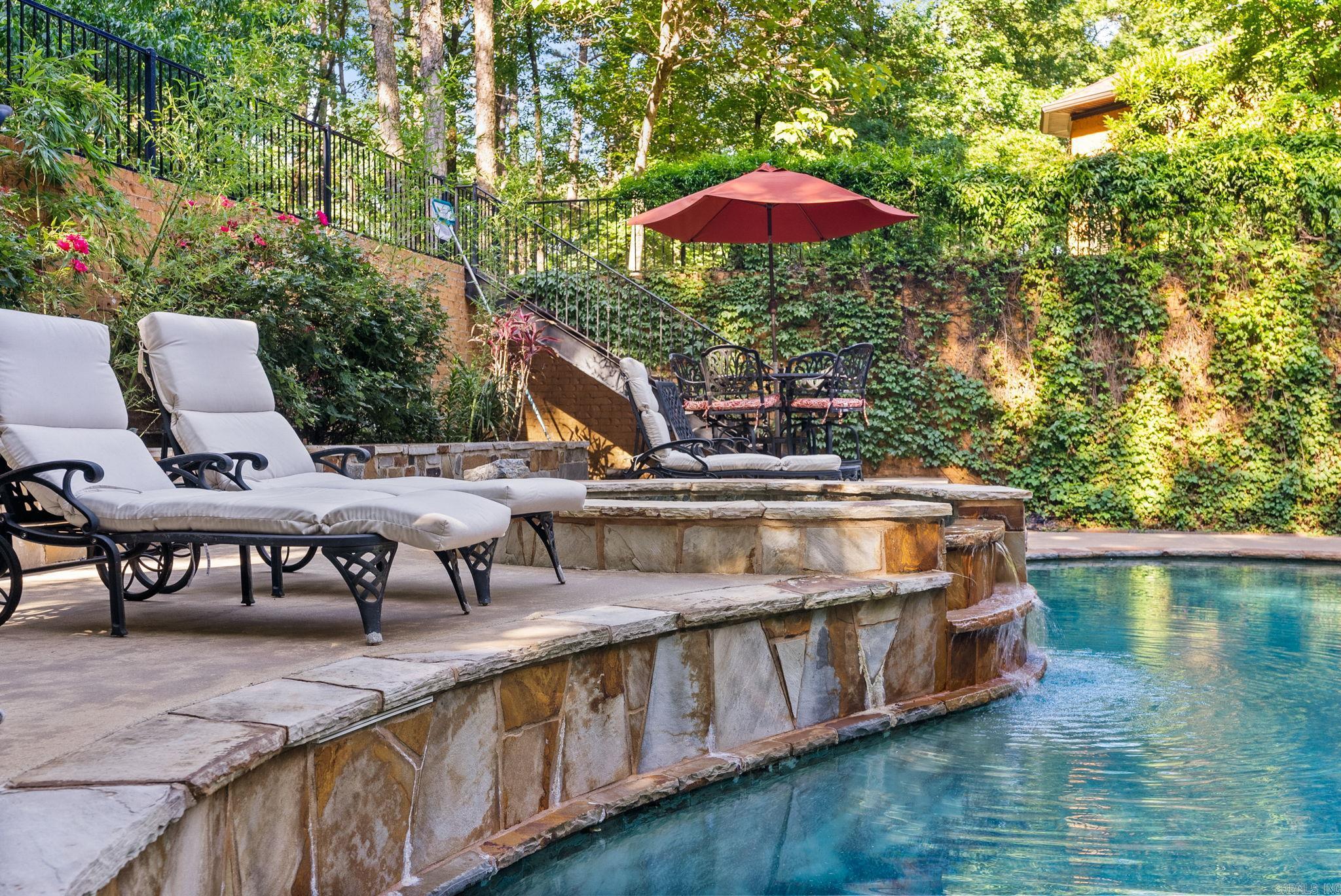 CHENAL DOWNS - Residential