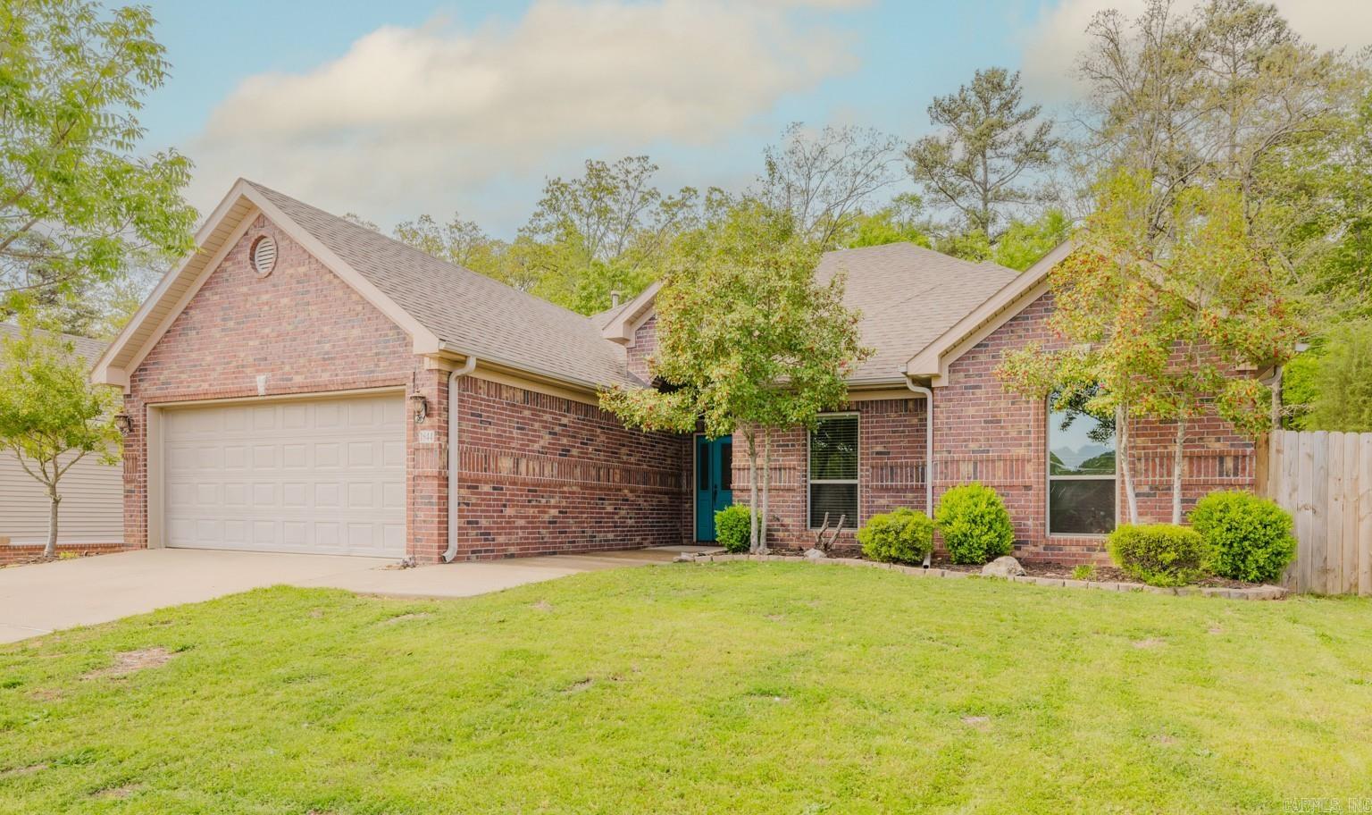 THE OAKS - Residential