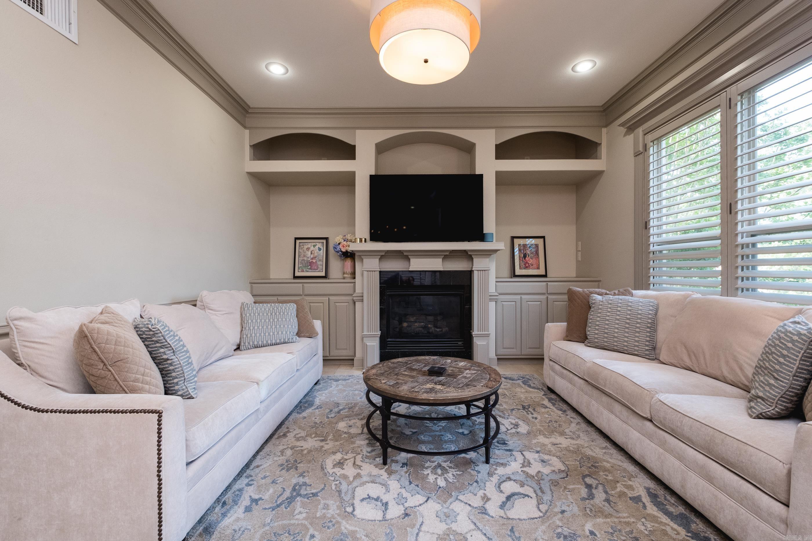 CHENAL VALLEY EPERNAY PLACE - Residential