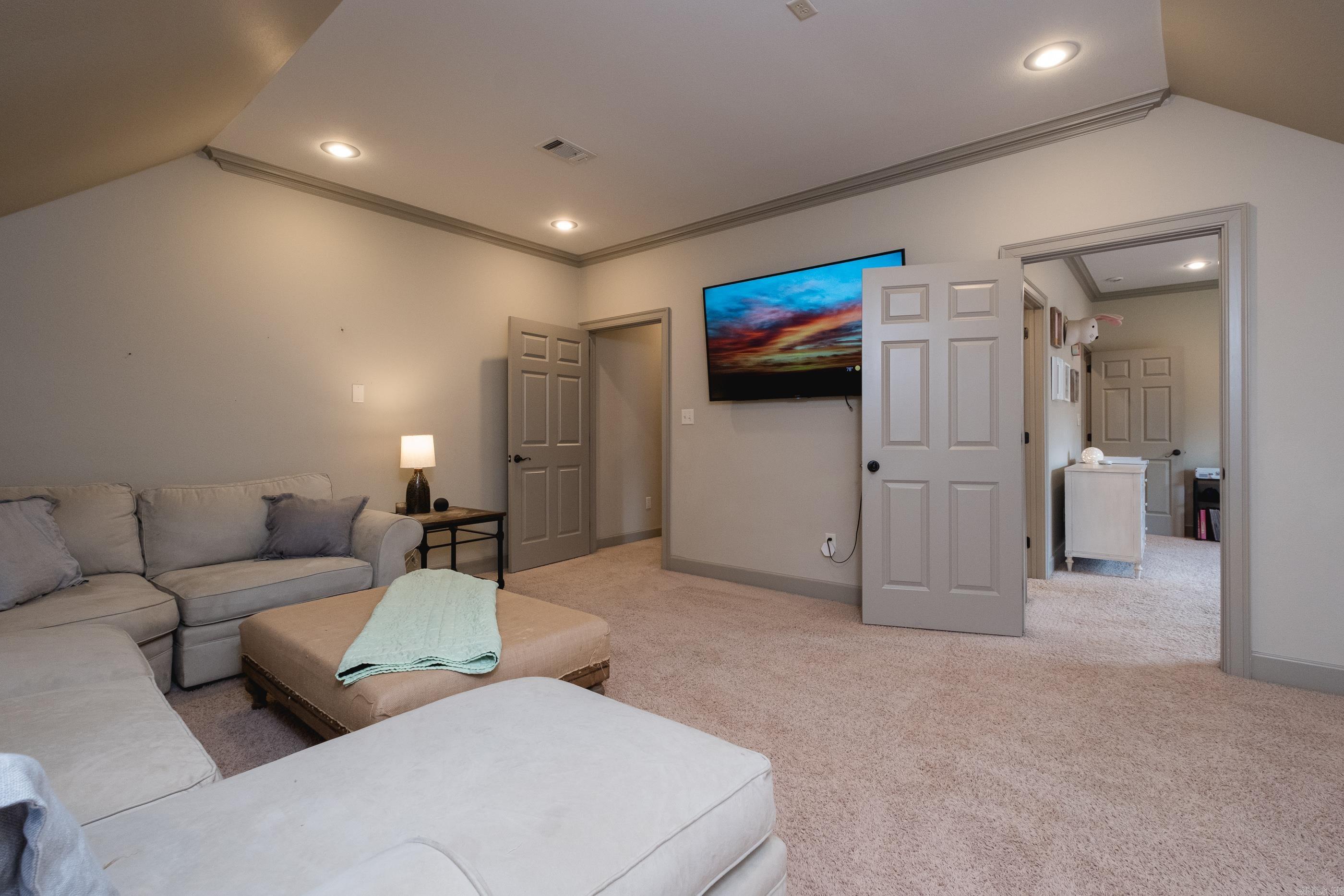 CHENAL VALLEY EPERNAY PLACE - Residential