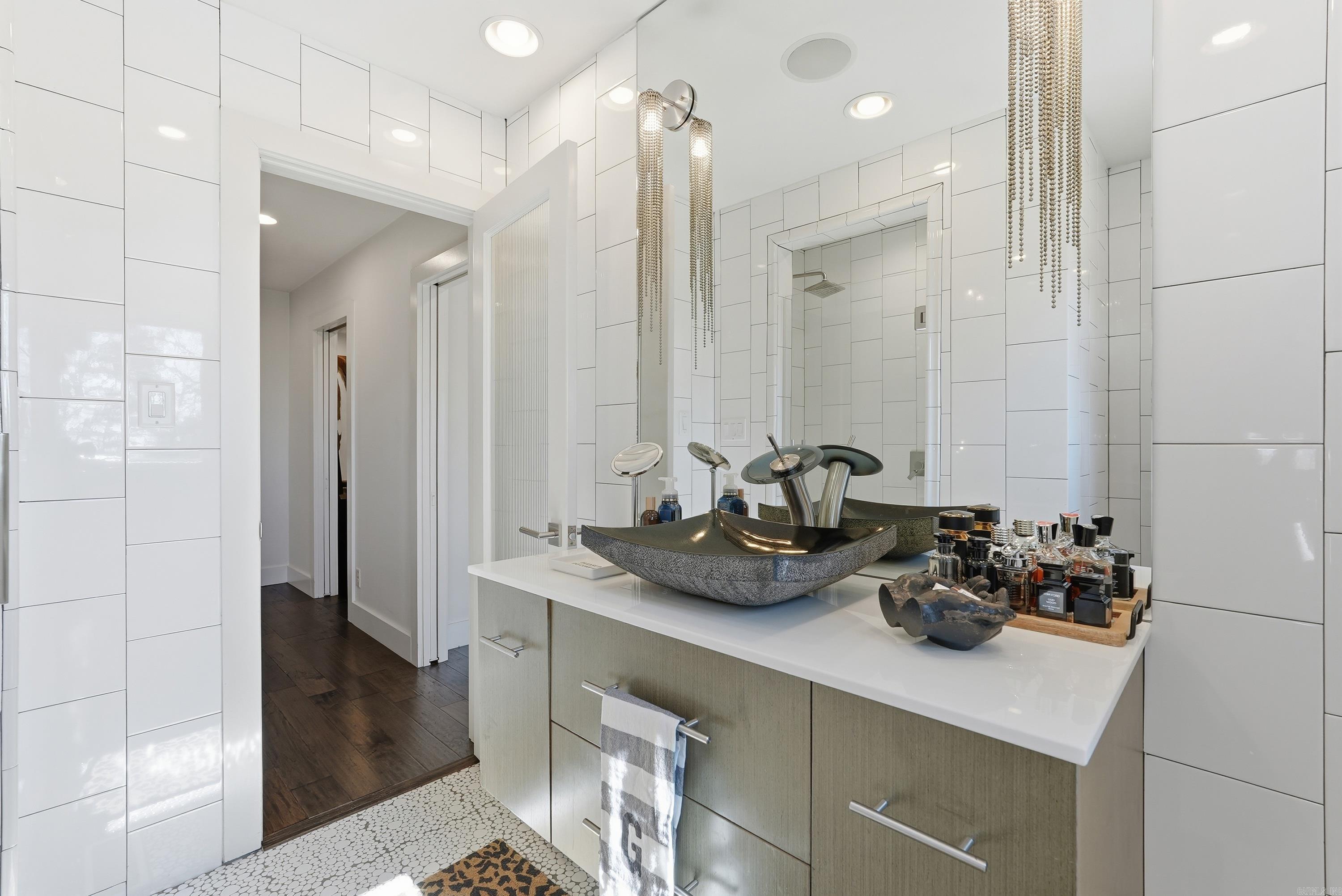 PLAZA HEIGHTS - Residential